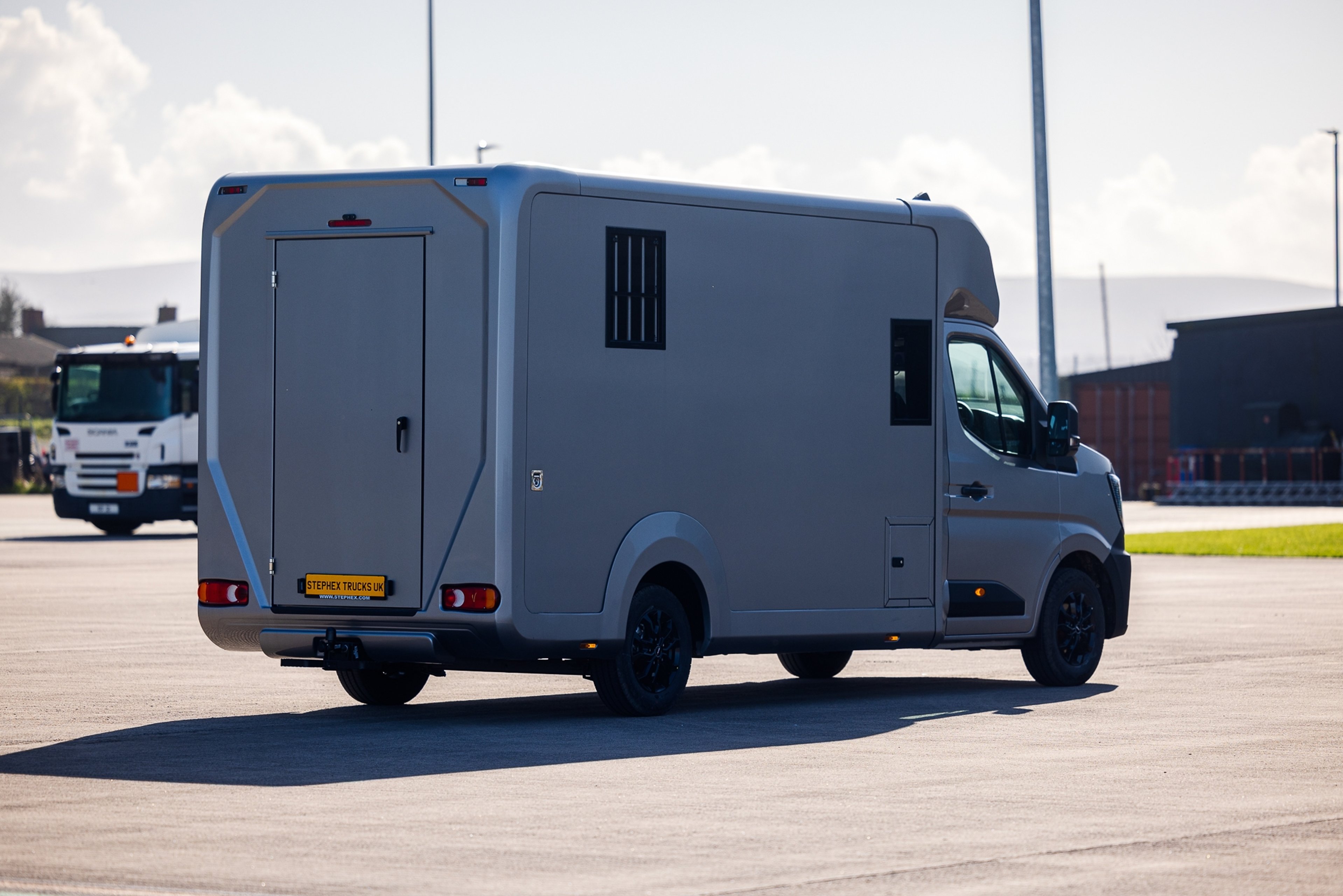 3.5t Renault Master by AKX - image 3 of 11