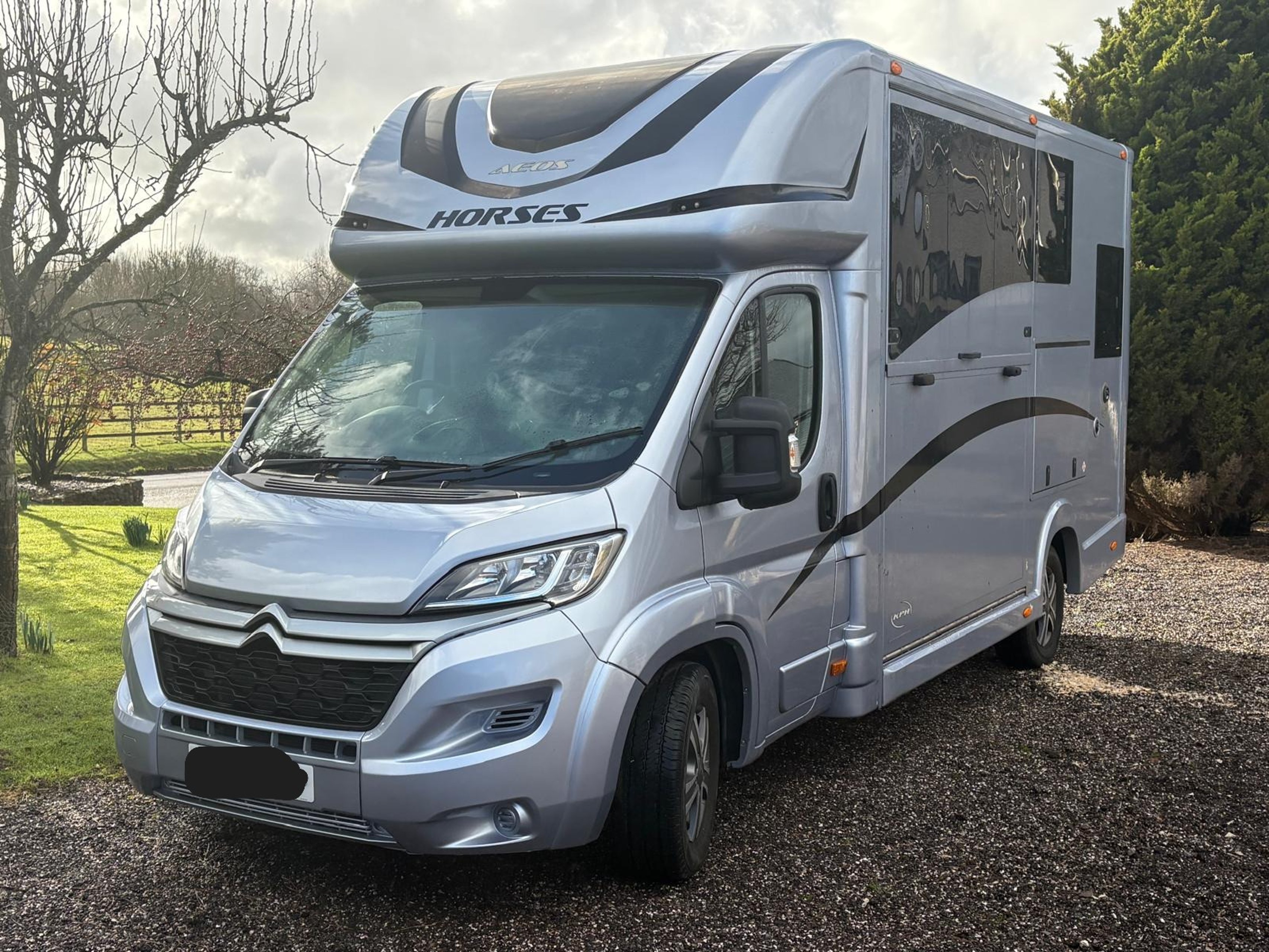 Kevin Parker Aeos Hybrid 4.5T Horsebox with Living - 2019 - image 1 of 1