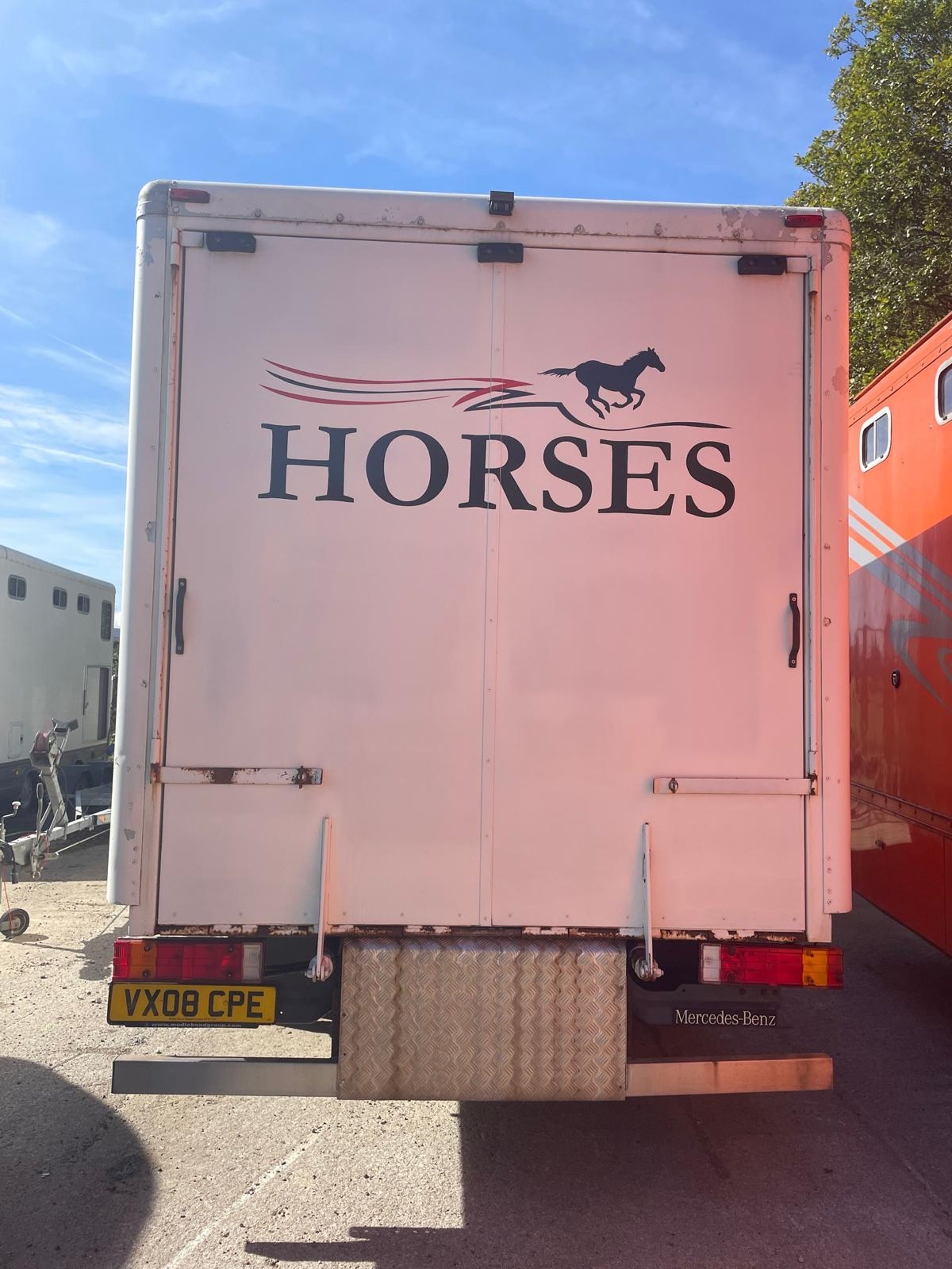 Pre-Owned 7.5T Mercedes Atego (ref. SHCPE) - image 6 of 10