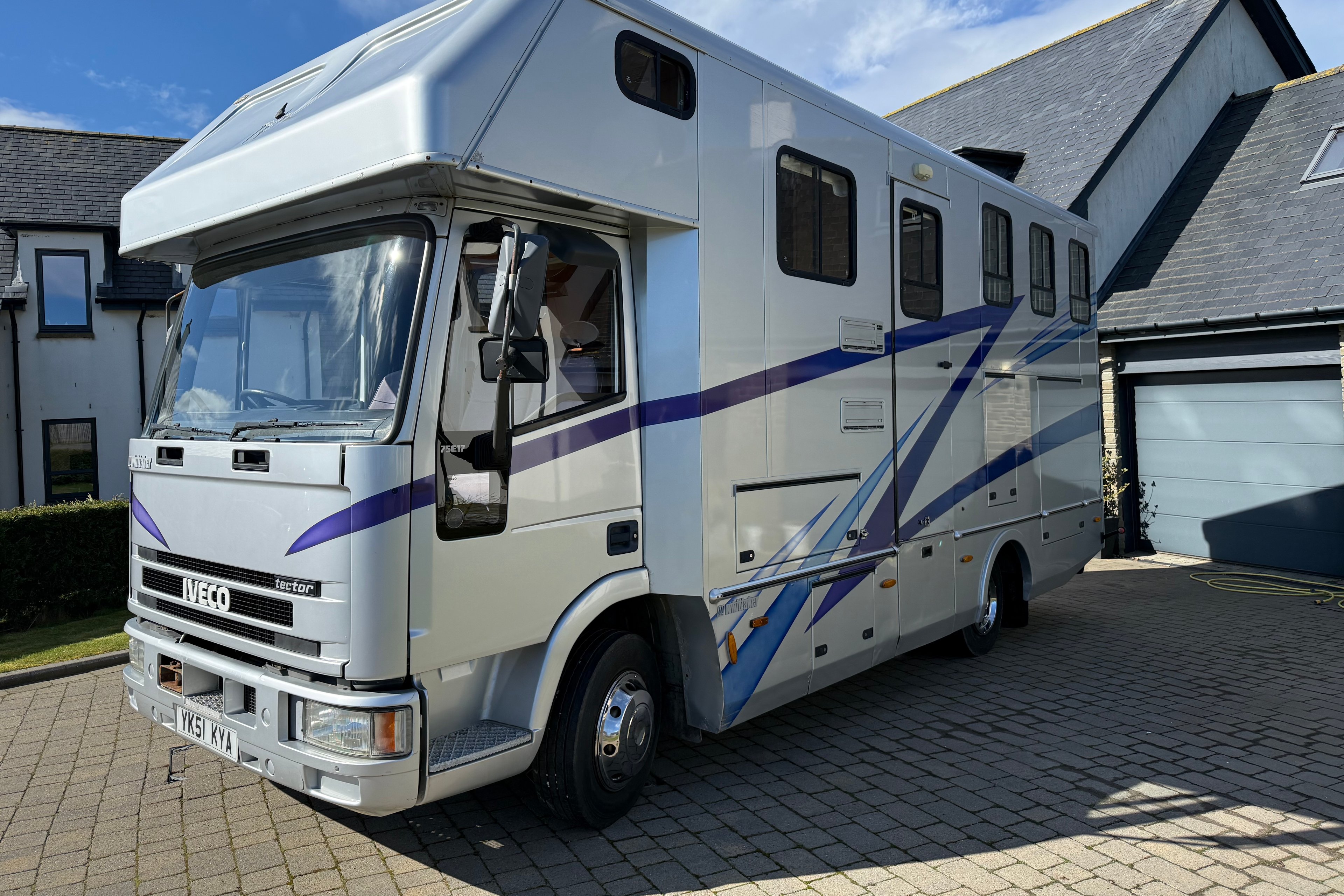 Compact 7.5T Whittaker Coachbuilt Horsebox 