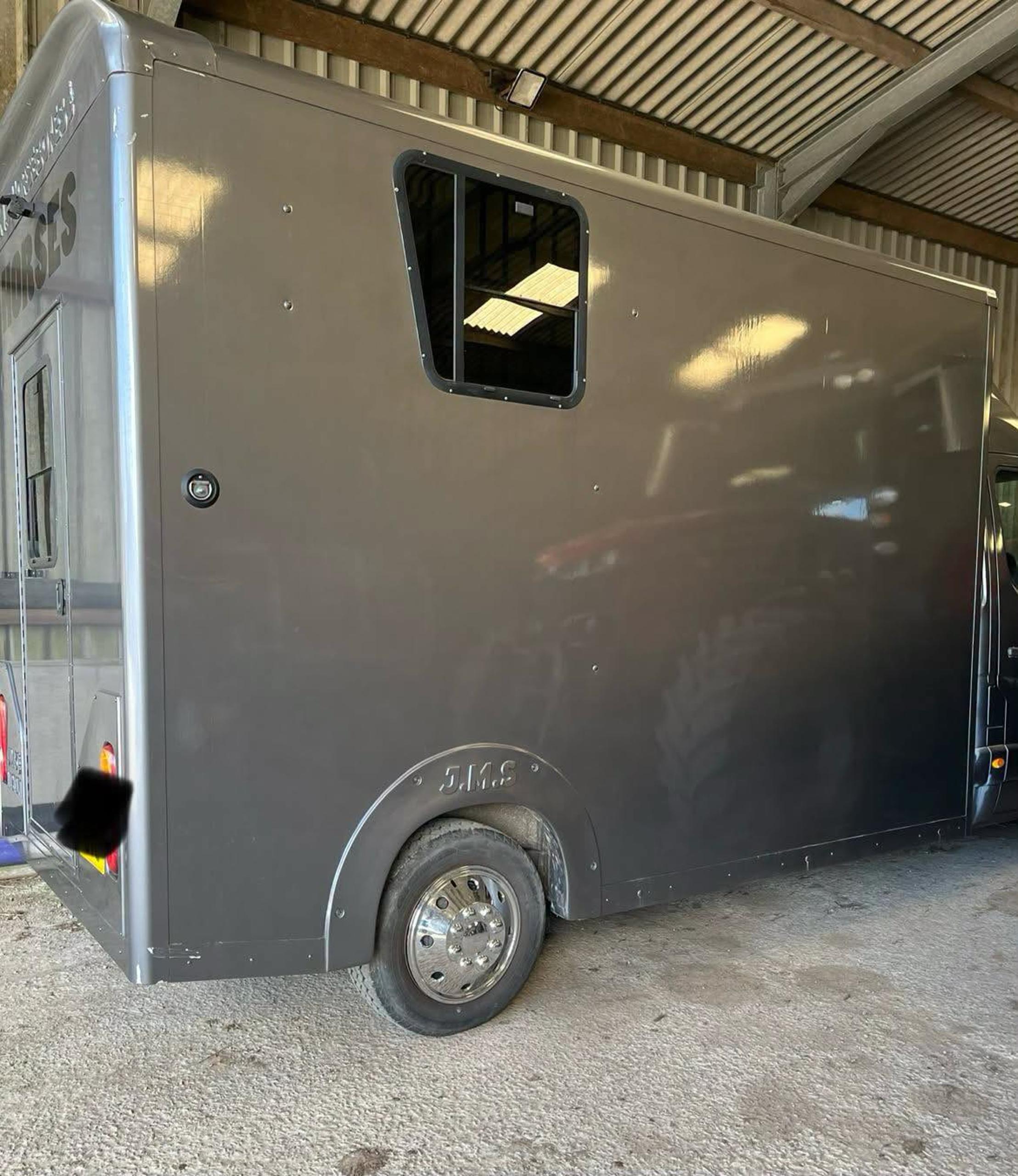 Smart 3.5t Renault Master (2016) - Grey - image 8 of 8
