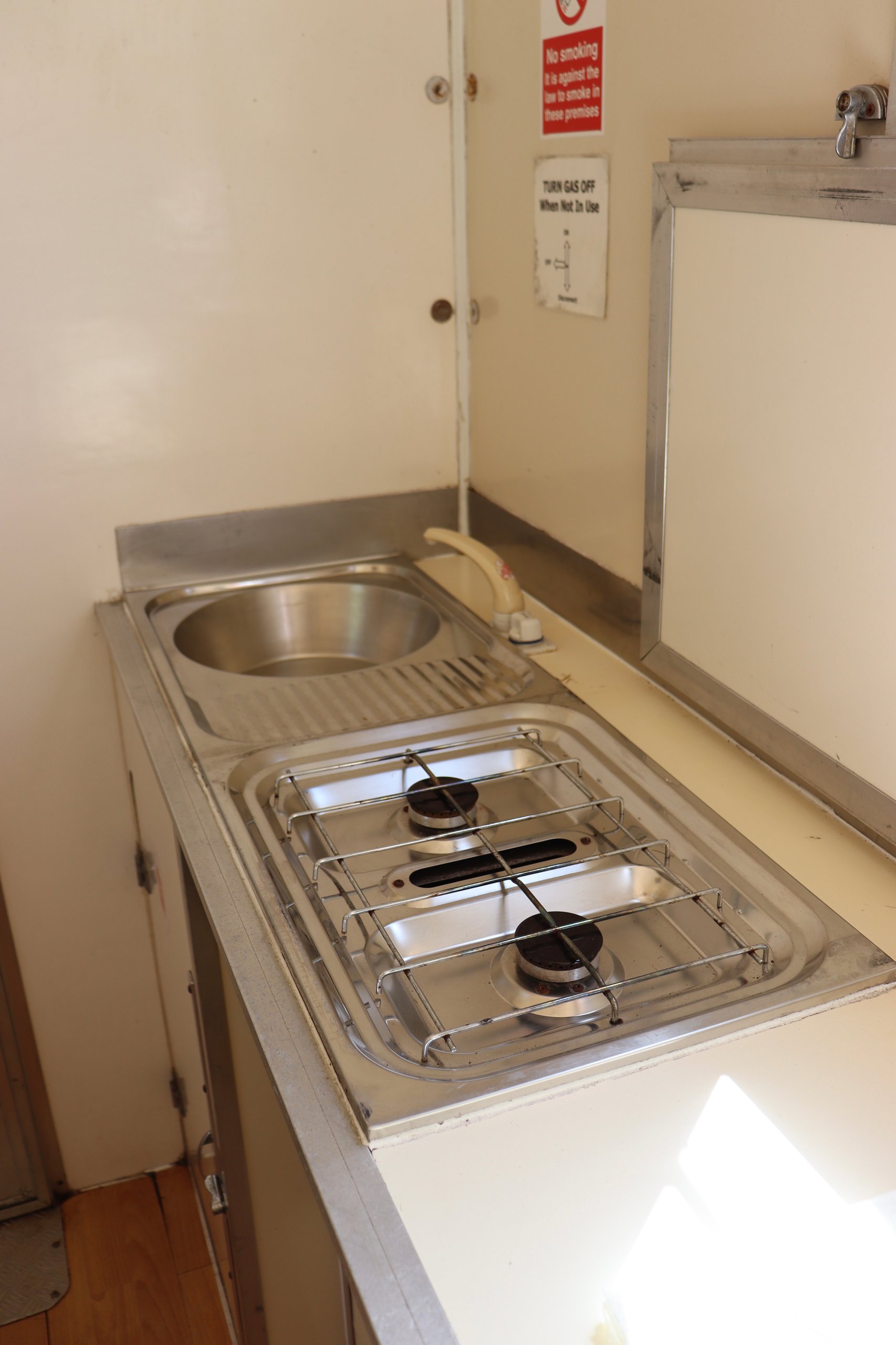 Vauxhall Movano 2.2l Coachbuilt 3.5T Long Stall - image 1 of 12