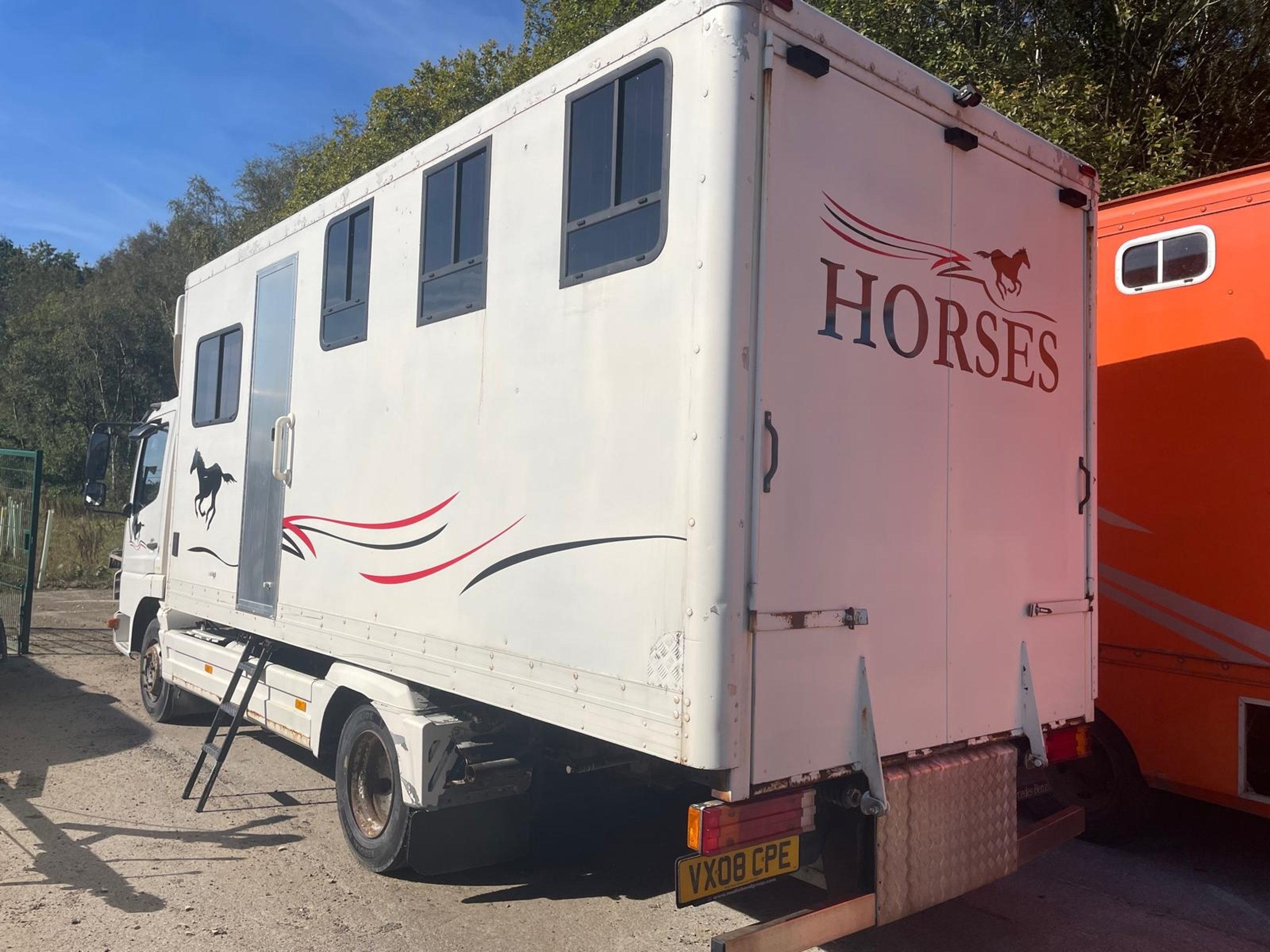 Pre-Owned 7.5T Mercedes Atego (ref. SHCPE) - image 5 of 10