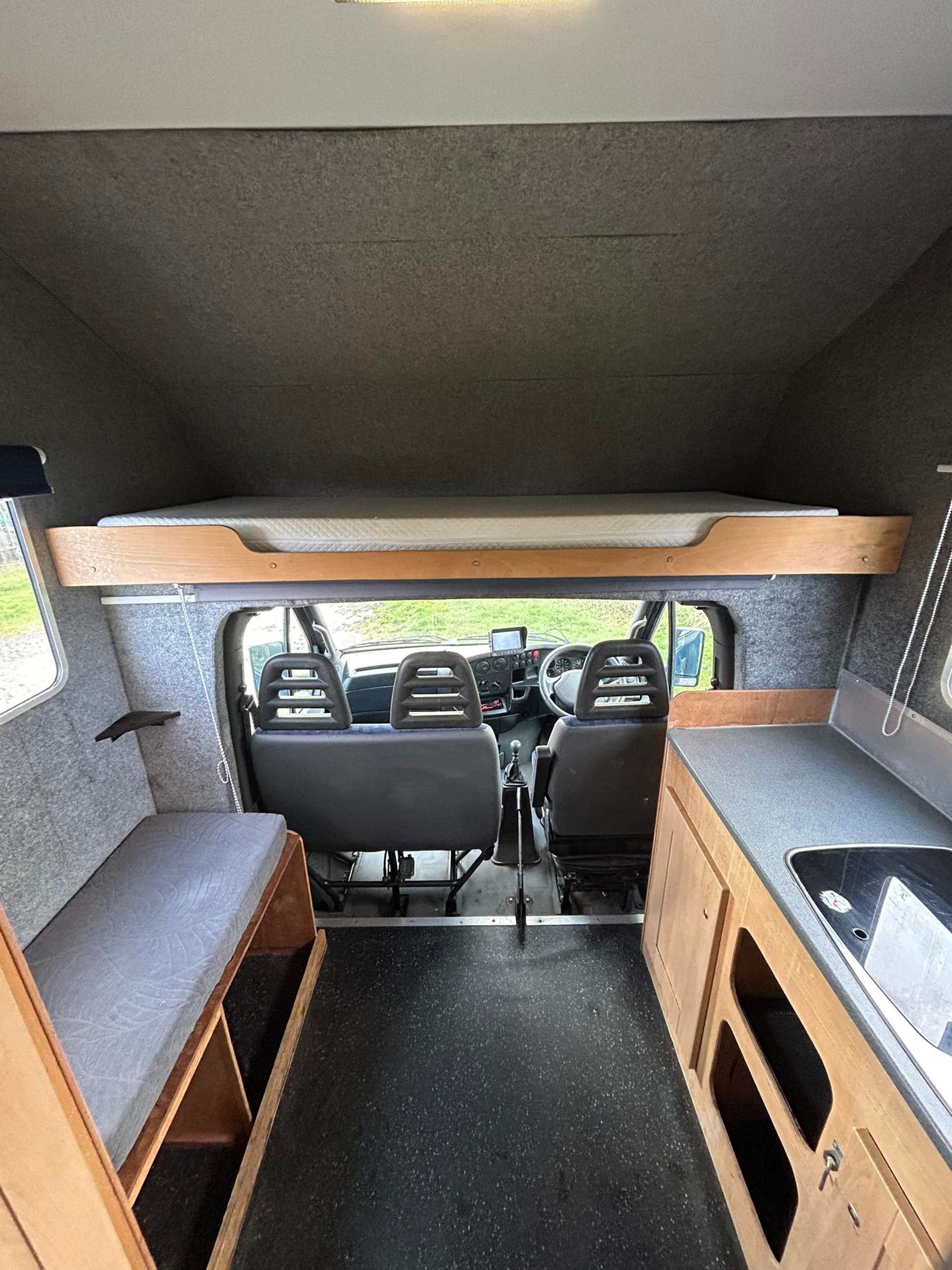 2003 6.5T Iveco Trophy Twin - image 4 of 13