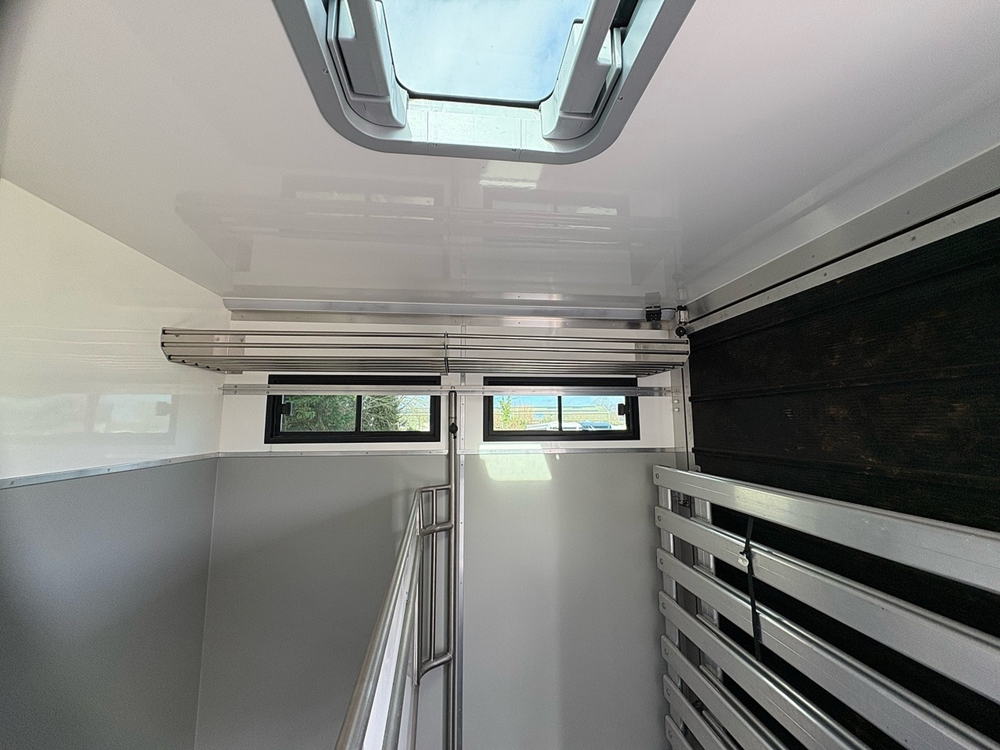 7.2t Iveco by PRB Horseboxes - image 18 of 18