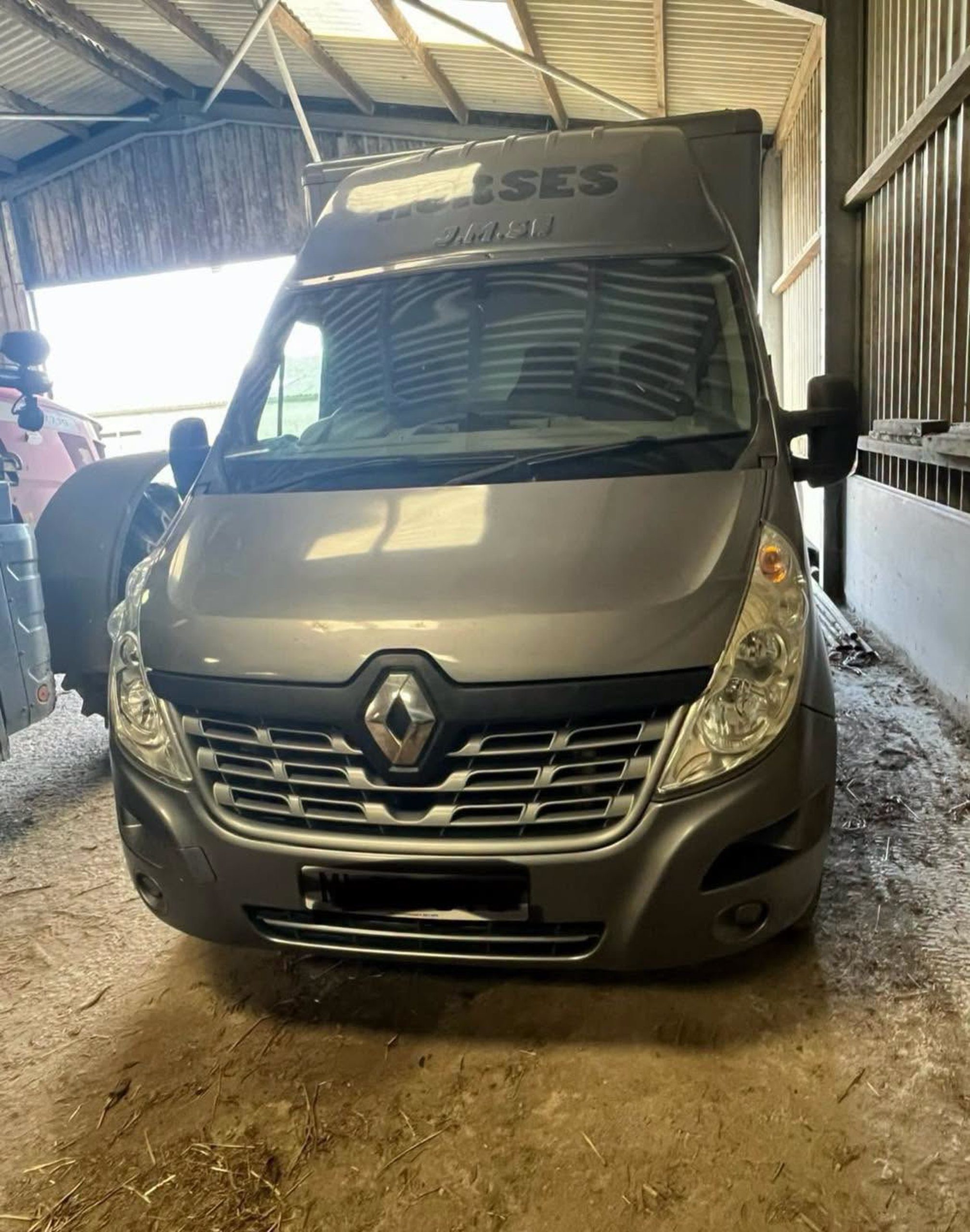 Smart 3.5t Renault Master (2016) - Grey - image 6 of 8
