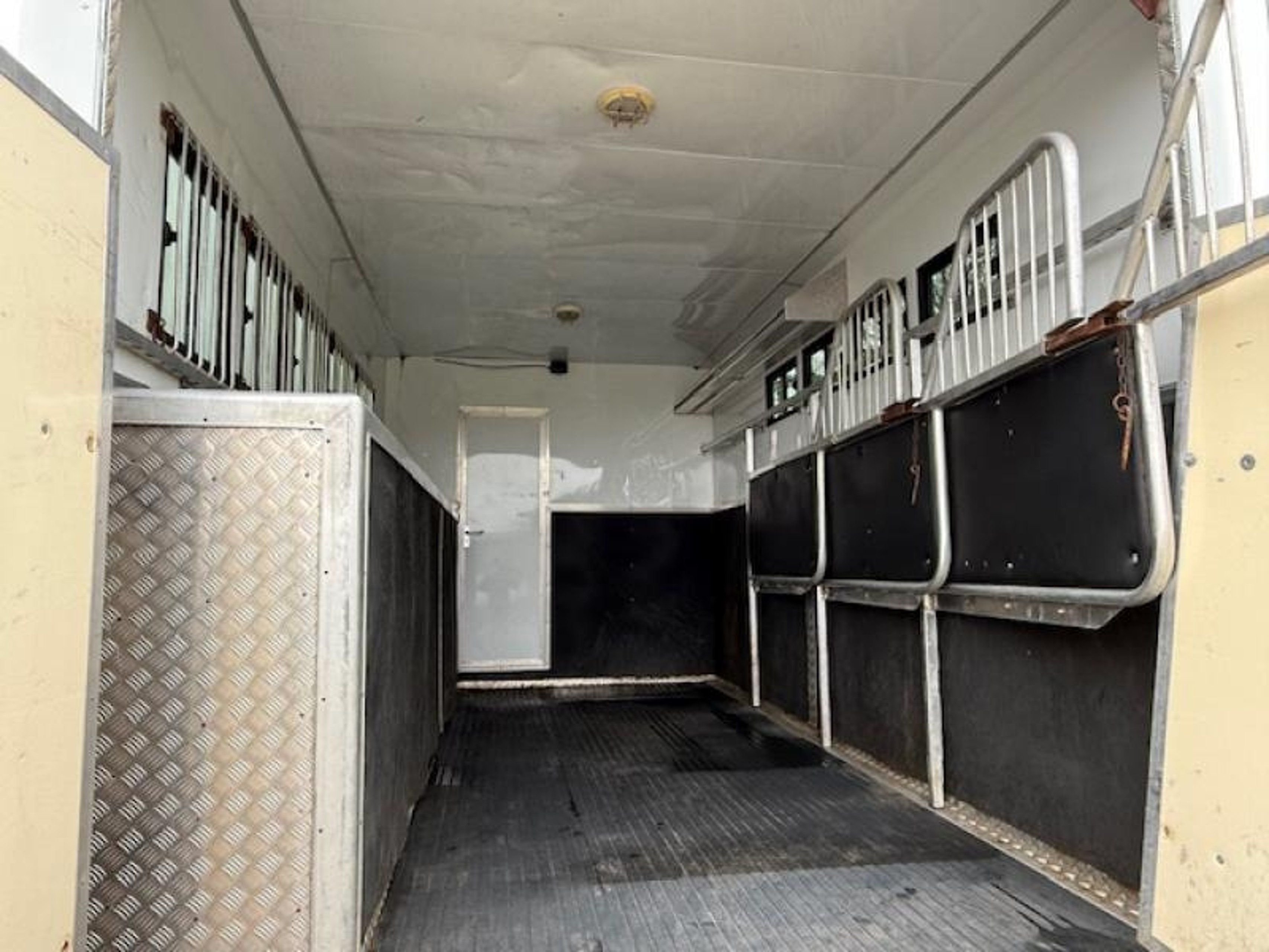 12t DAF Lf 180 by Tristar Horseboxes - image 18 of 18