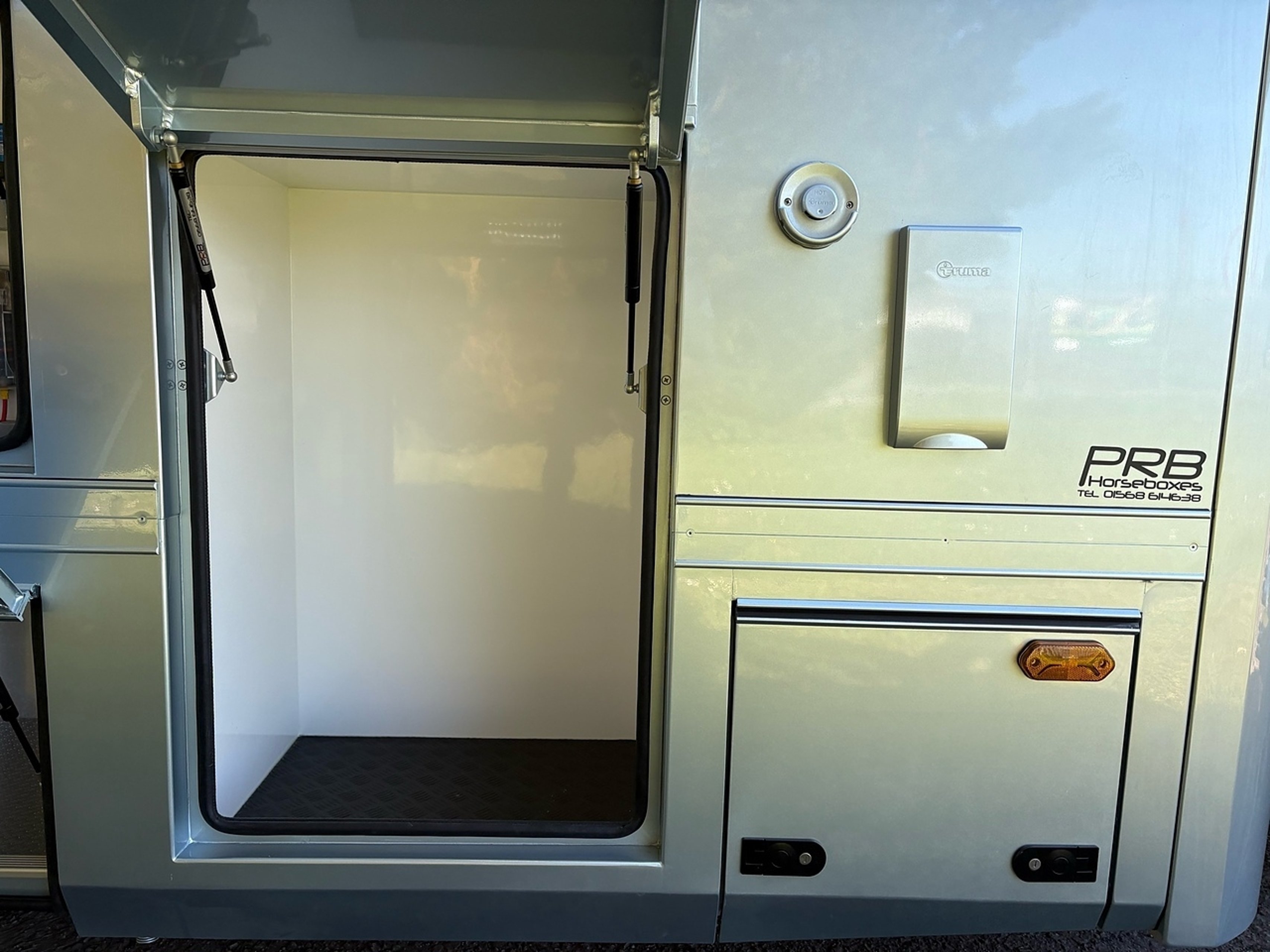 7.2t Iveco by PRB Horseboxes - image 12 of 18
