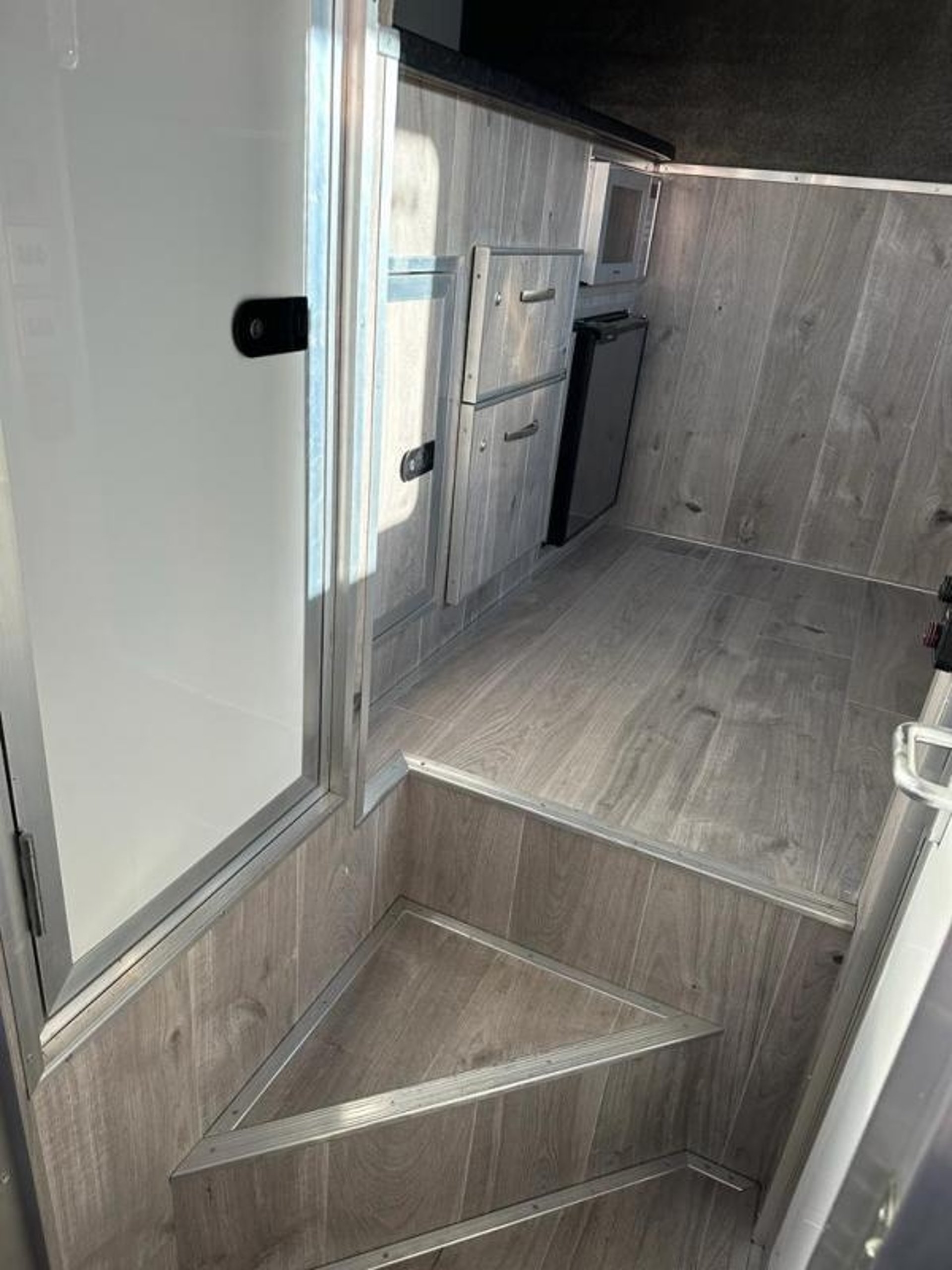 18T DAF CF 440 Spacecab - Stalled for Seven - image 3 of 12