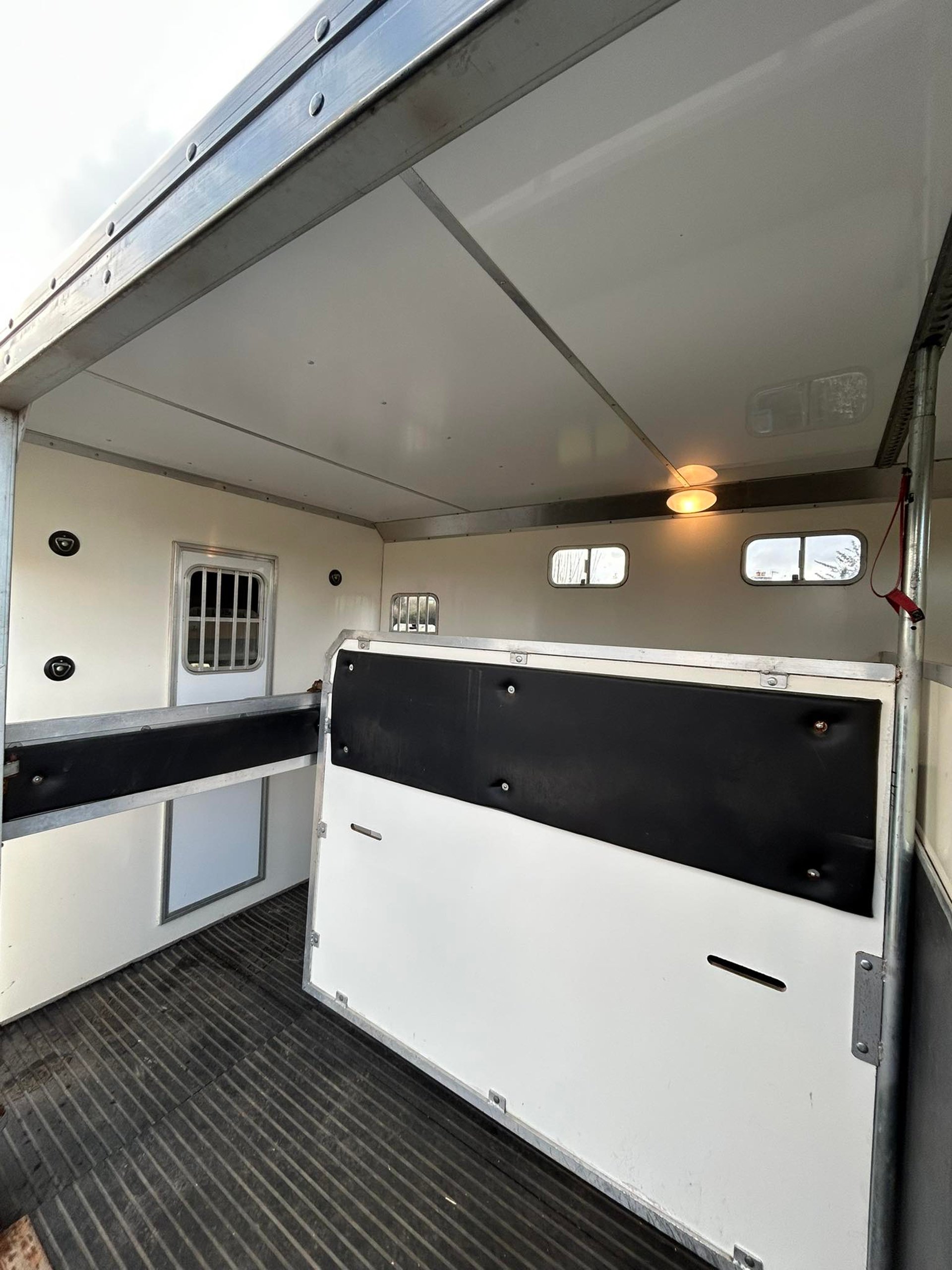 2003 6.5T Iveco Trophy Twin - image 10 of 13