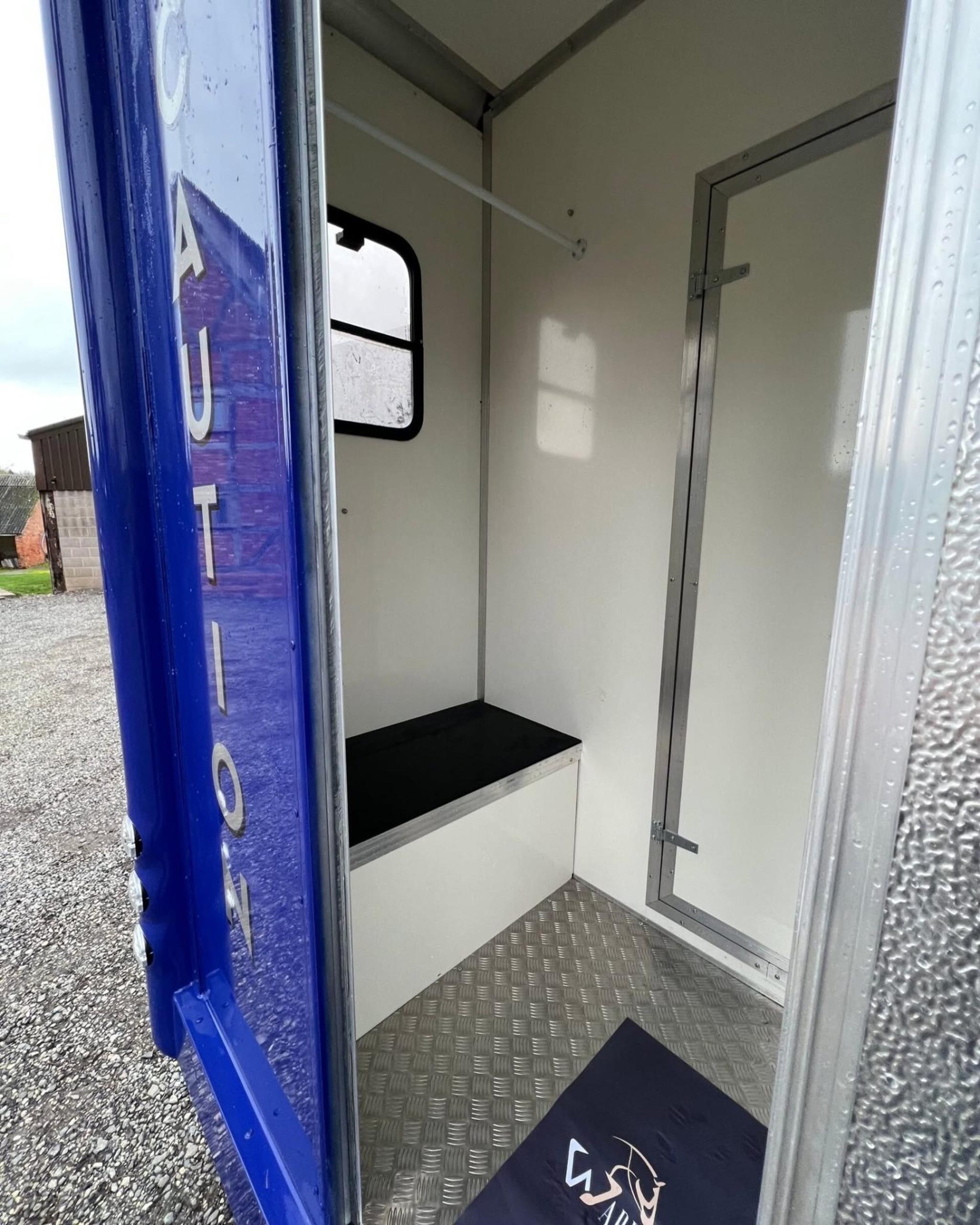 3.9t Renault Master by Compact - image 7 of 8