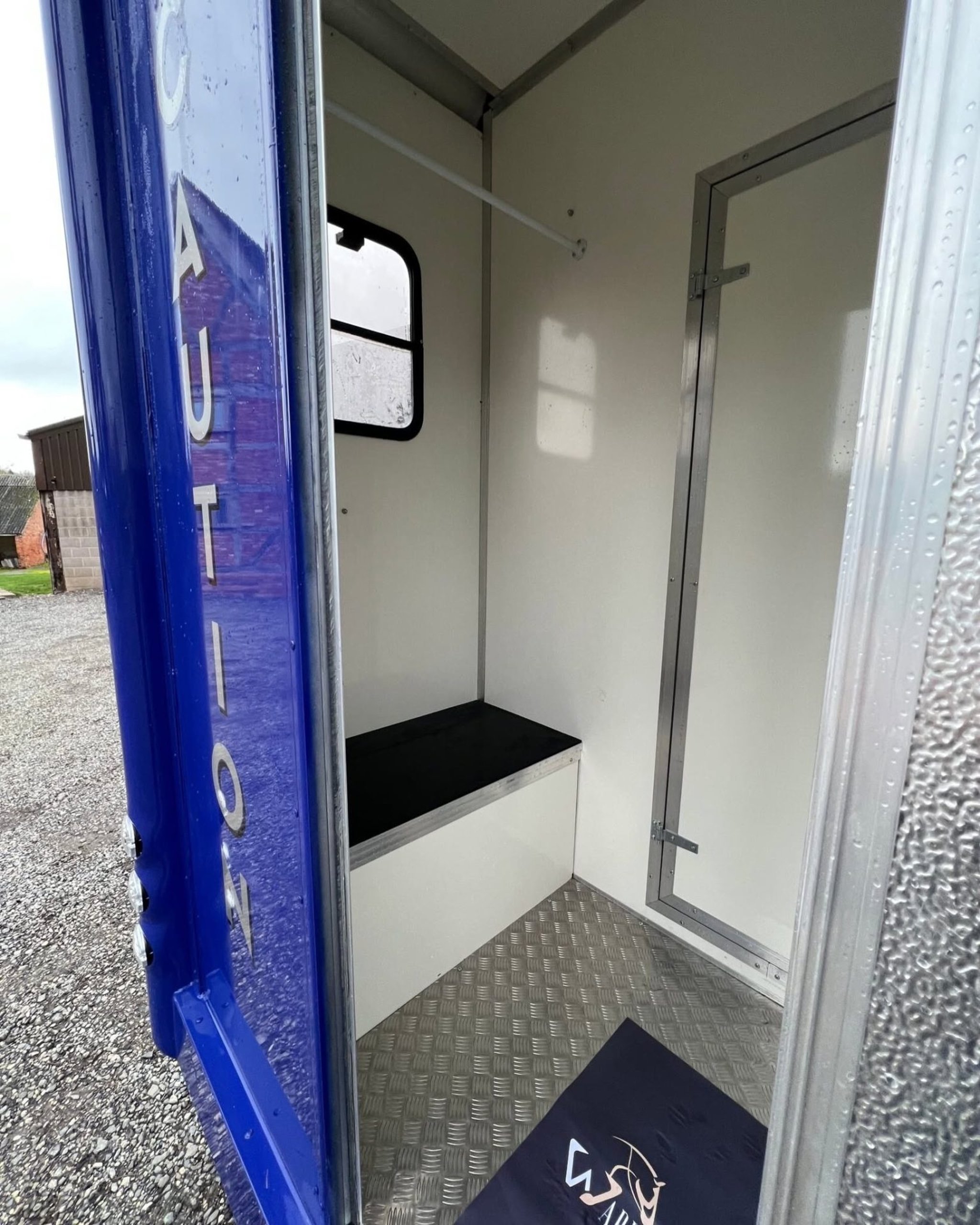 3.9t Renault Master by Compact - image 7 of 8