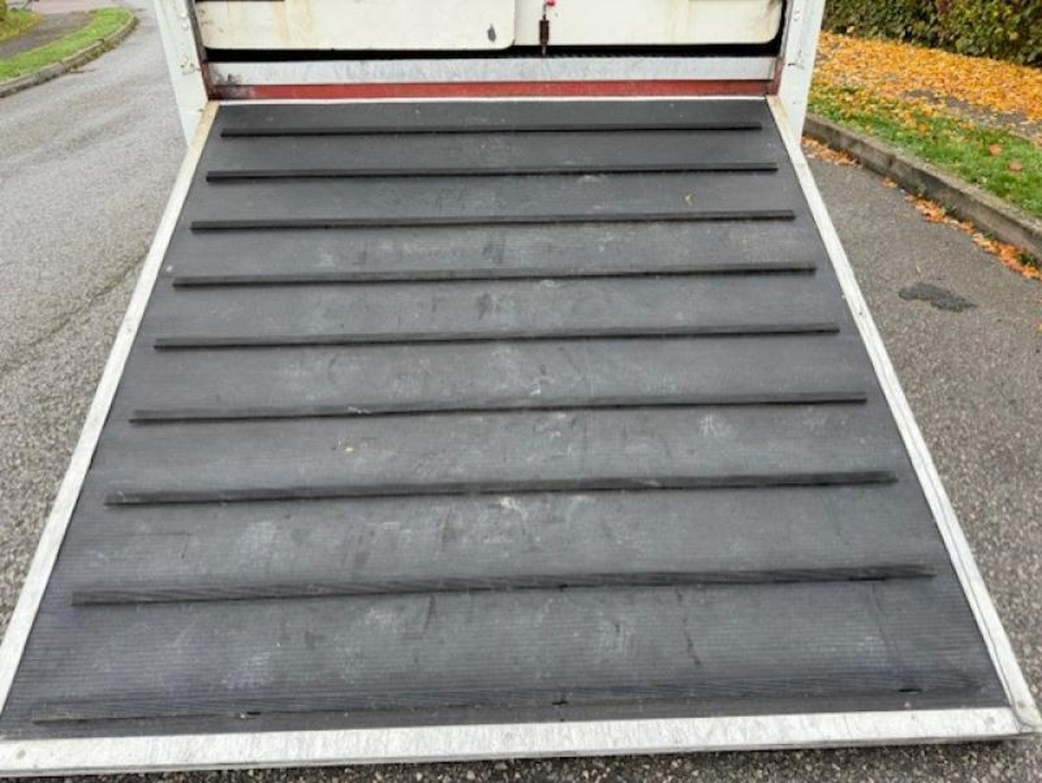 7.5T MAN Coach Built Horsebox - Stalled for 3 - image 13 of 16