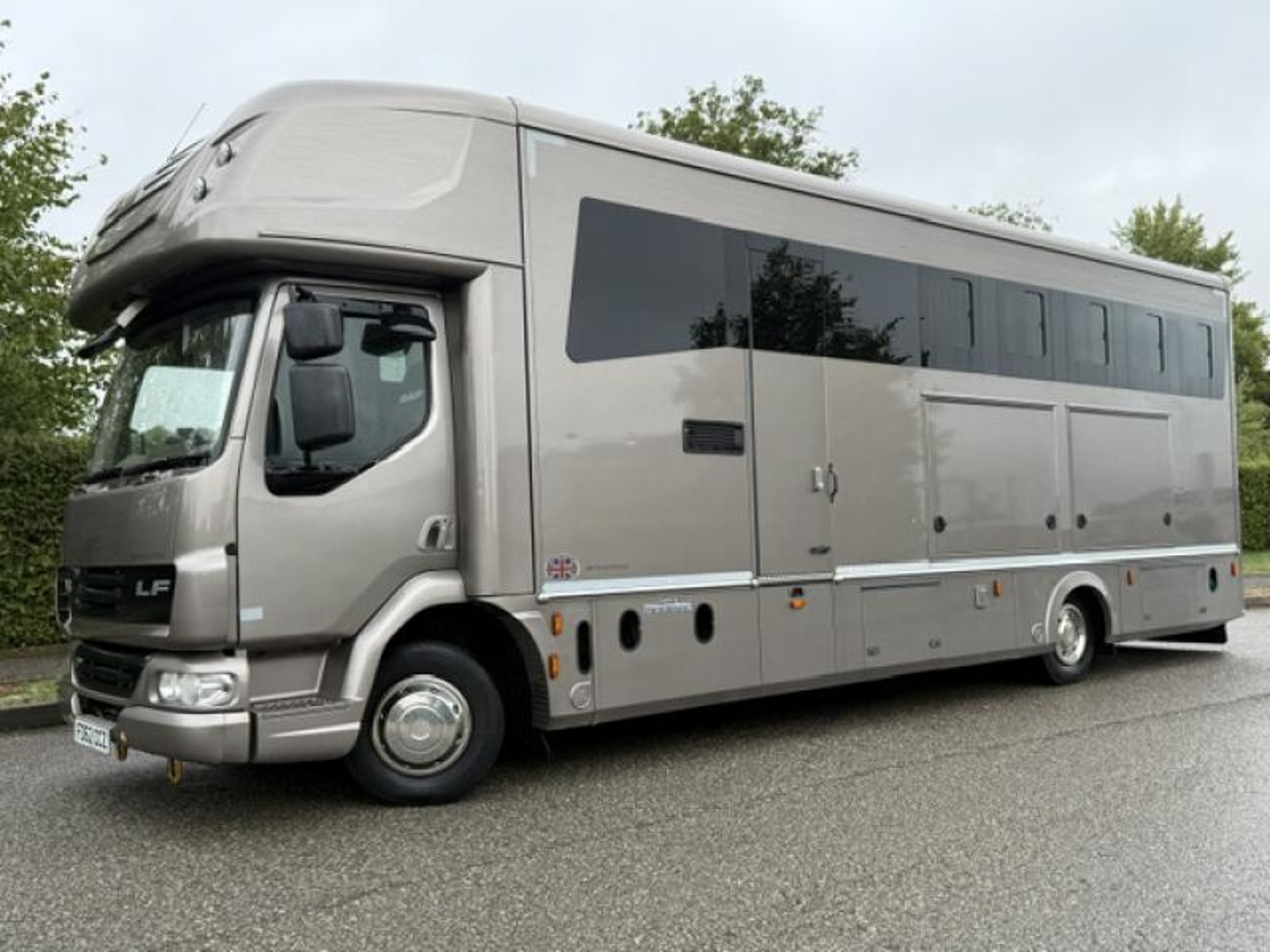 12t DAF Lf 220 by JM Horseboxes - image 1 of 17