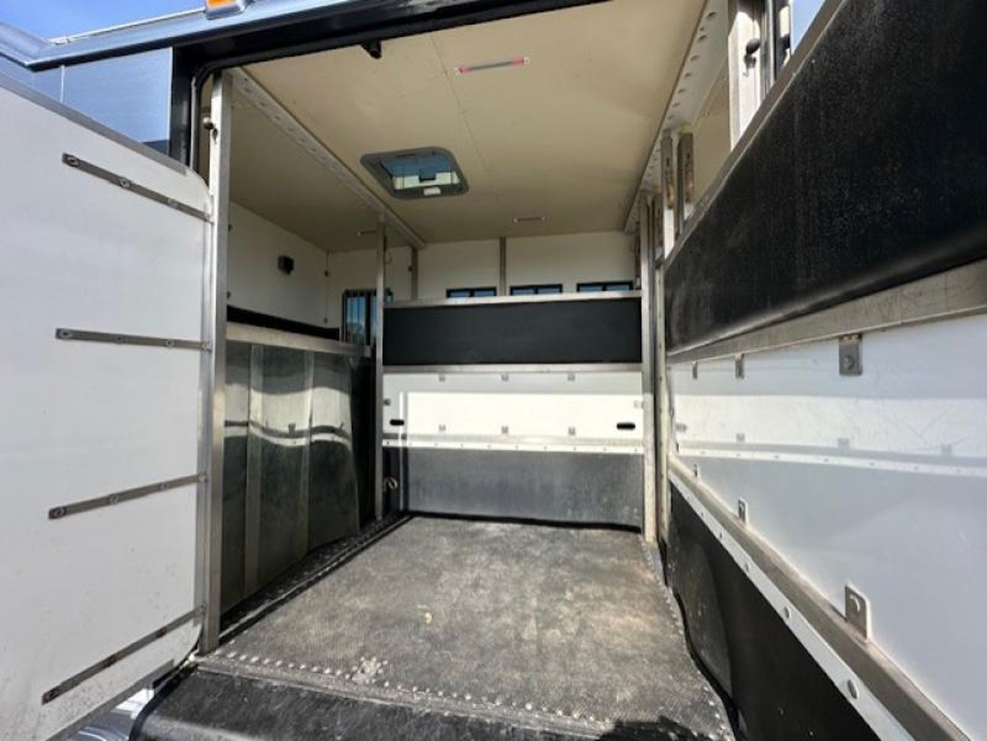 2017 Scania P250 - 18T "Prince" by Sovereign Coach Builders - image 10 of 12