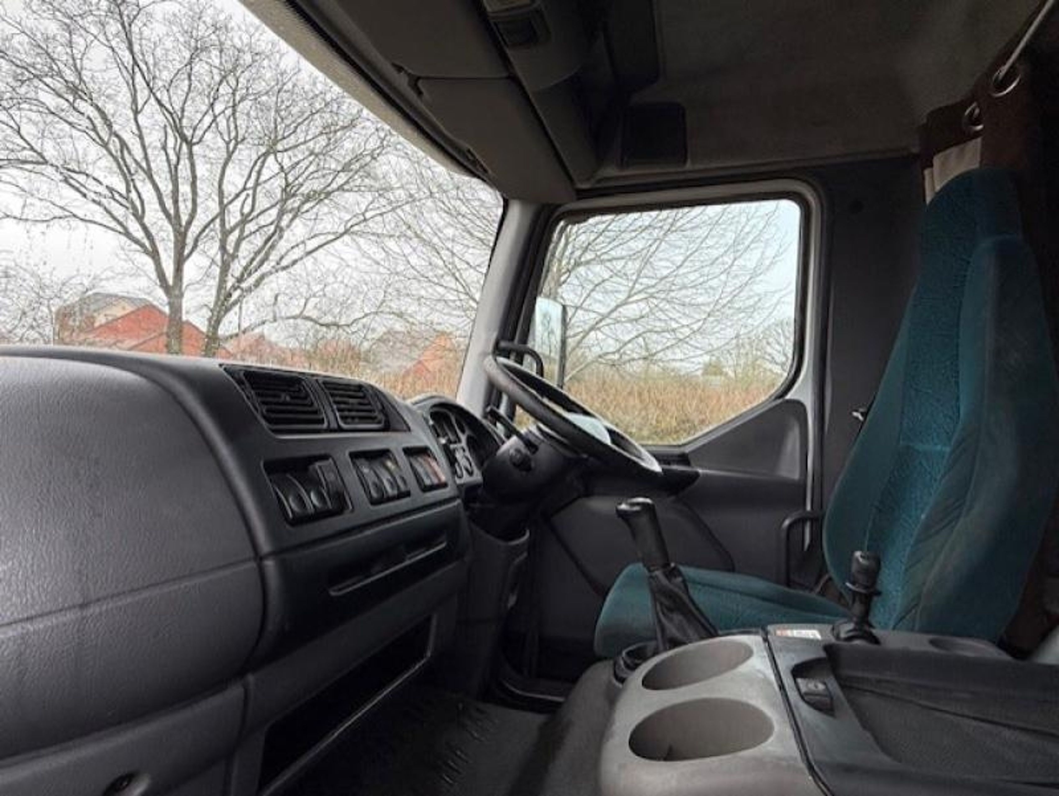 12t DAF Lf 180 by Tristar Horseboxes - image 3 of 18
