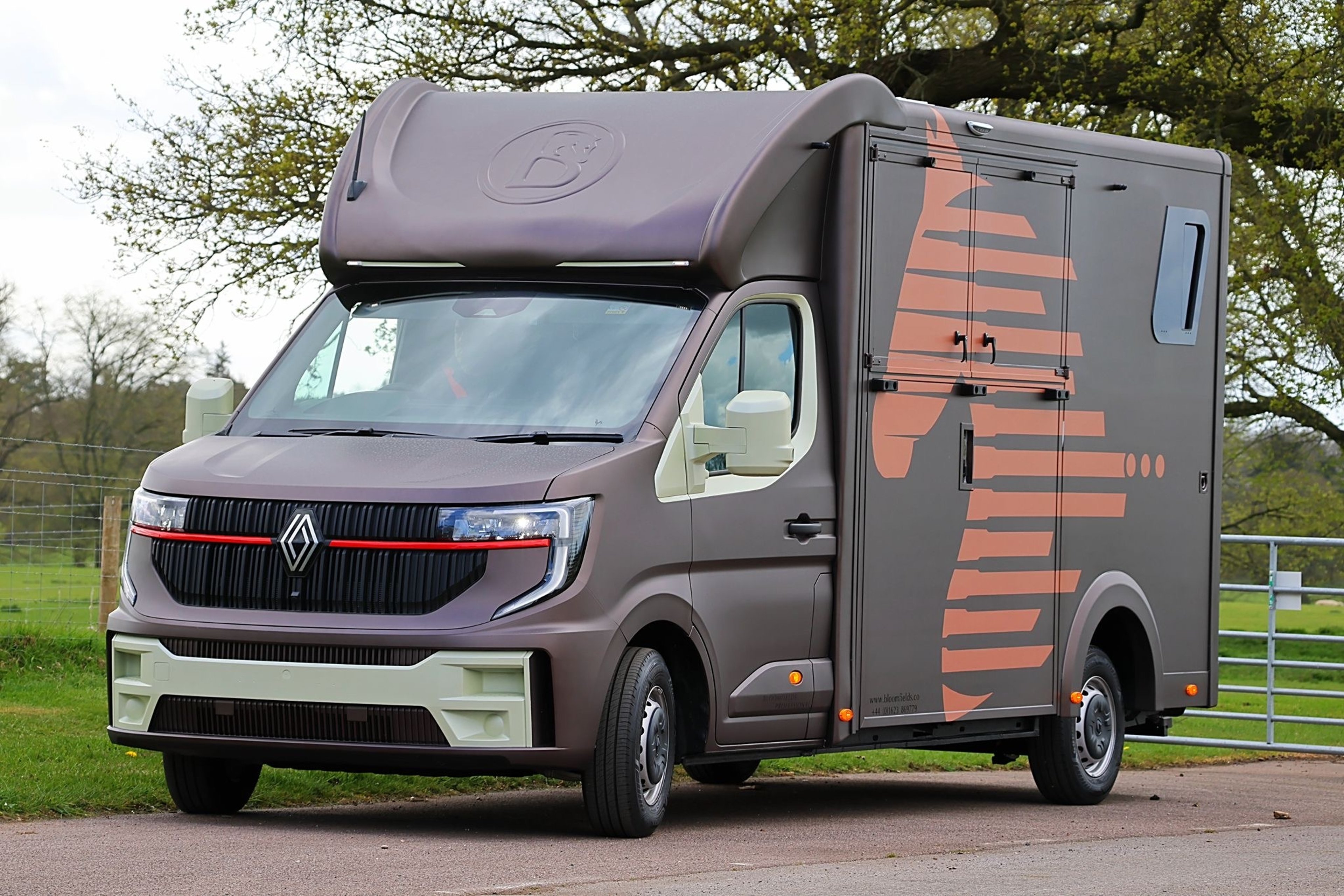 3.5t Renault Master by Bloomfields