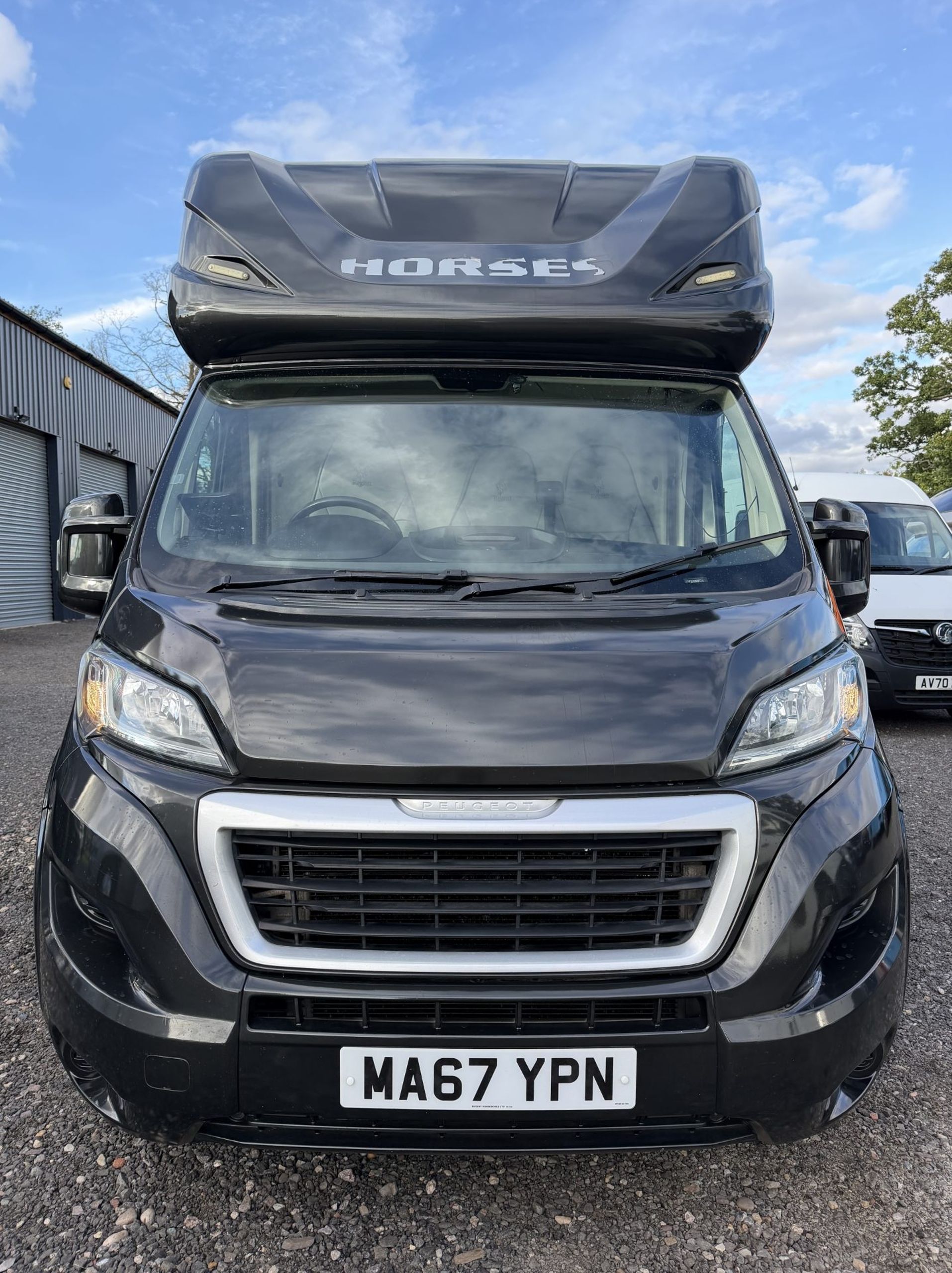 3.5t Peugeot Boxer by Regent - image 2 of 18