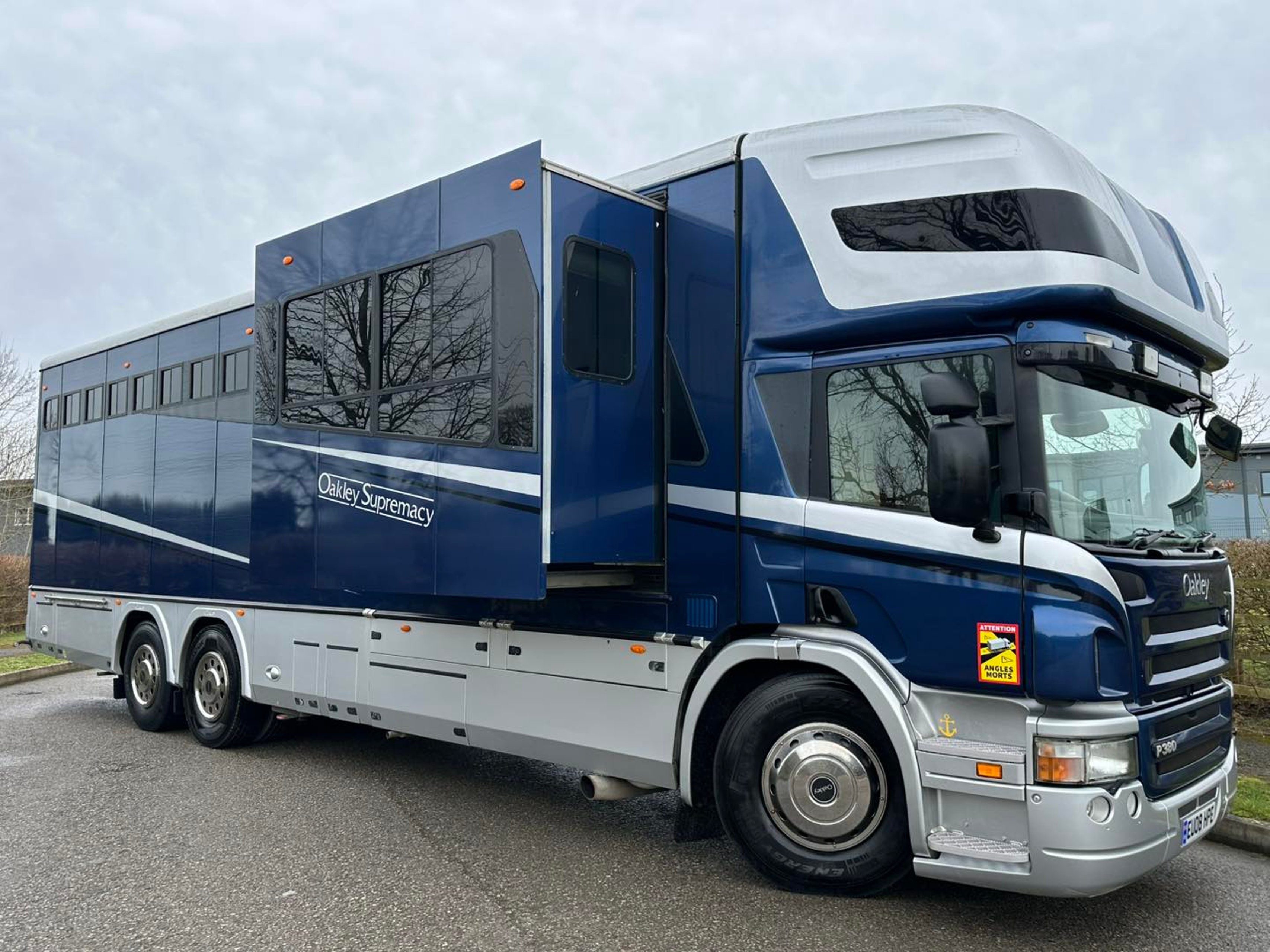 Beautiful 26t Oakley Supremacy - image 1 of 1