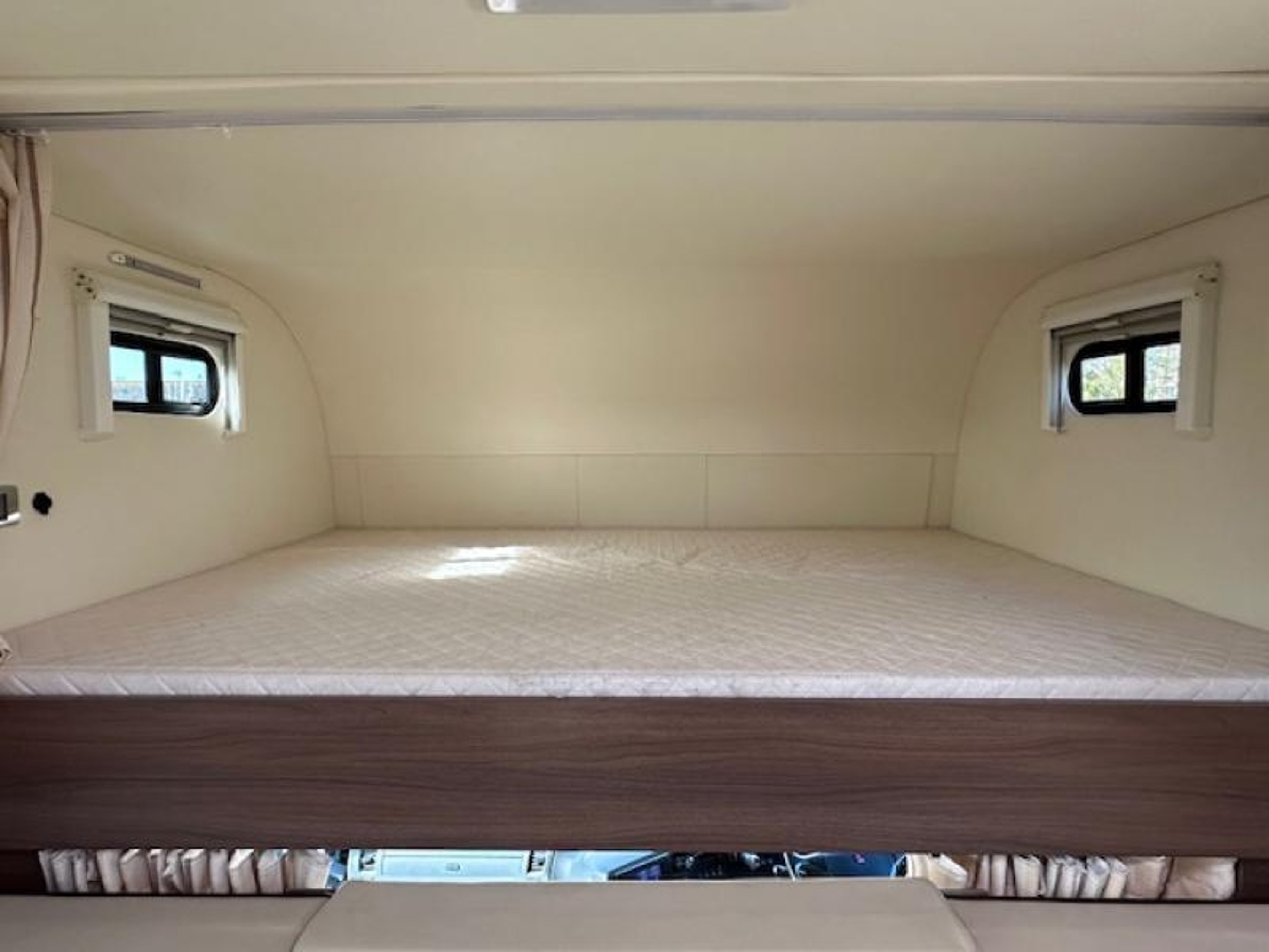 2017 Scania P250 - 18T "Prince" by Sovereign Coach Builders - image 5 of 12