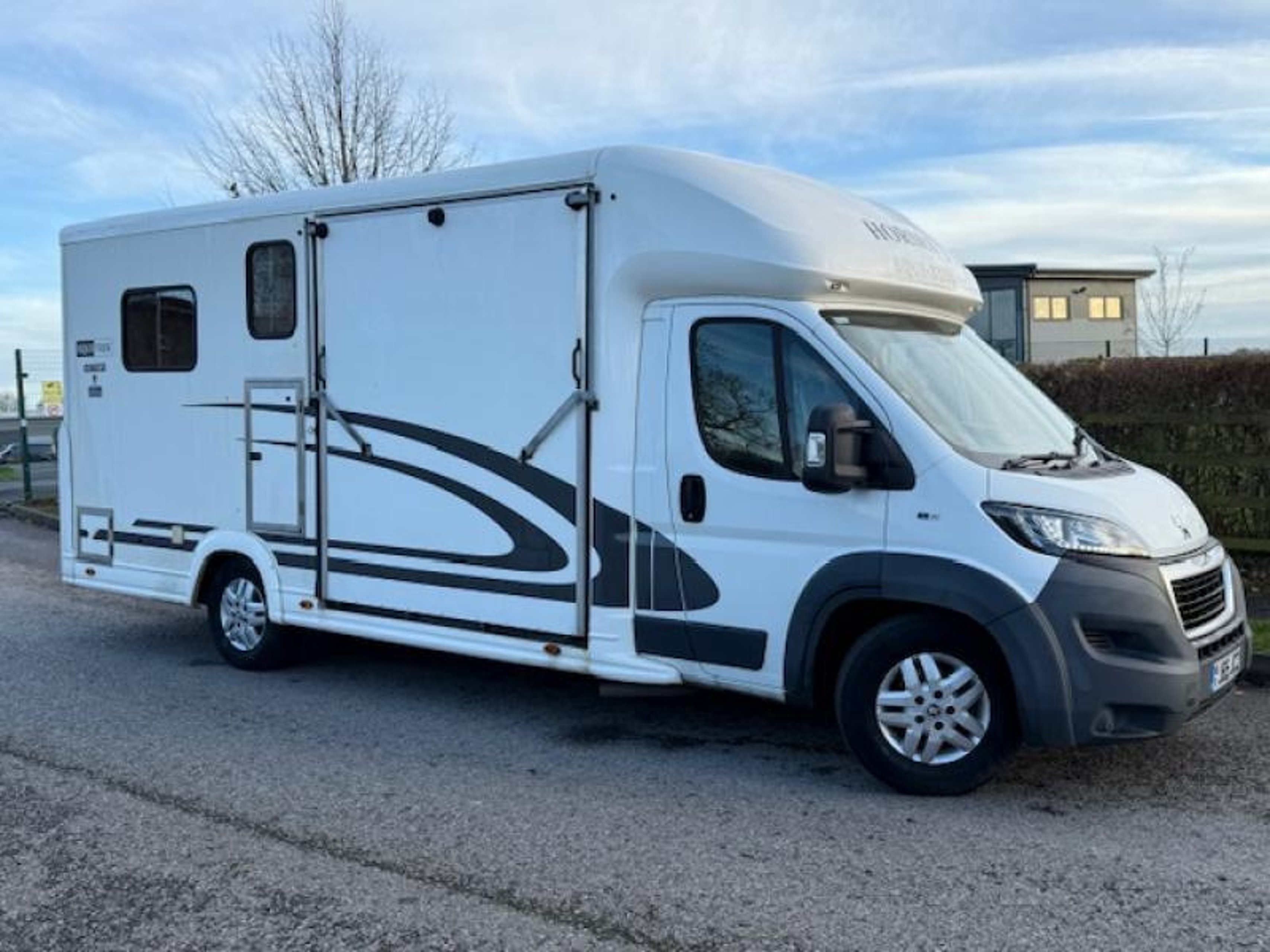 4.5T Equi-Trek Victory on a Peugeot Boxer Chassis - image 1 of 1