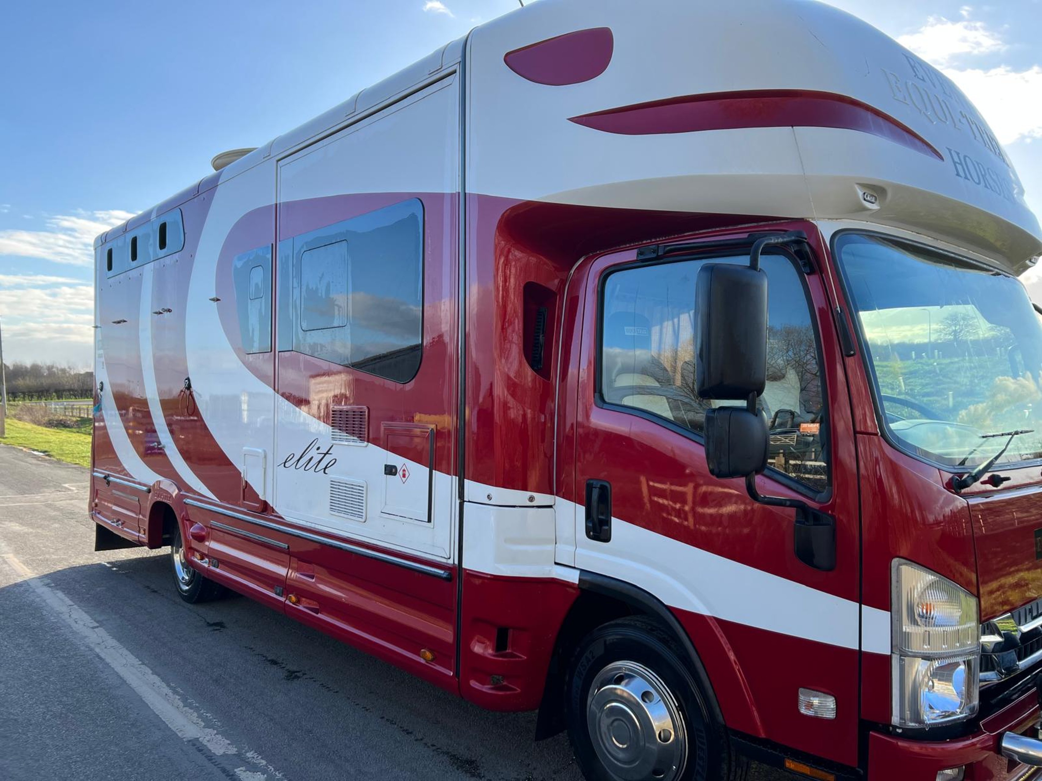 Pre-Owned 7.5T Equi-Trek Endeavour Elite (ref. SH226) - image 1 of 12