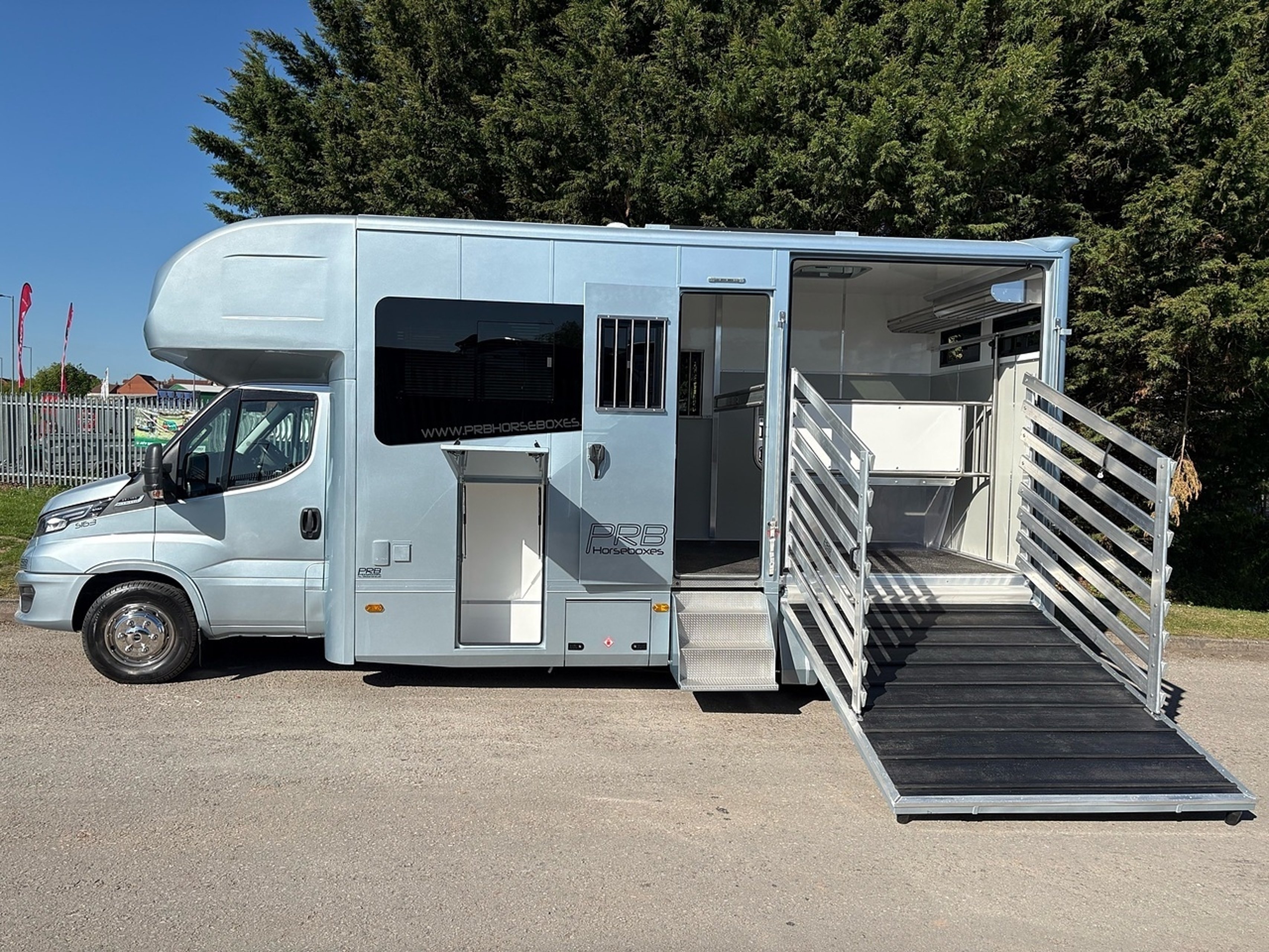 7.2t Iveco by PRB Horseboxes - image 1 of 18