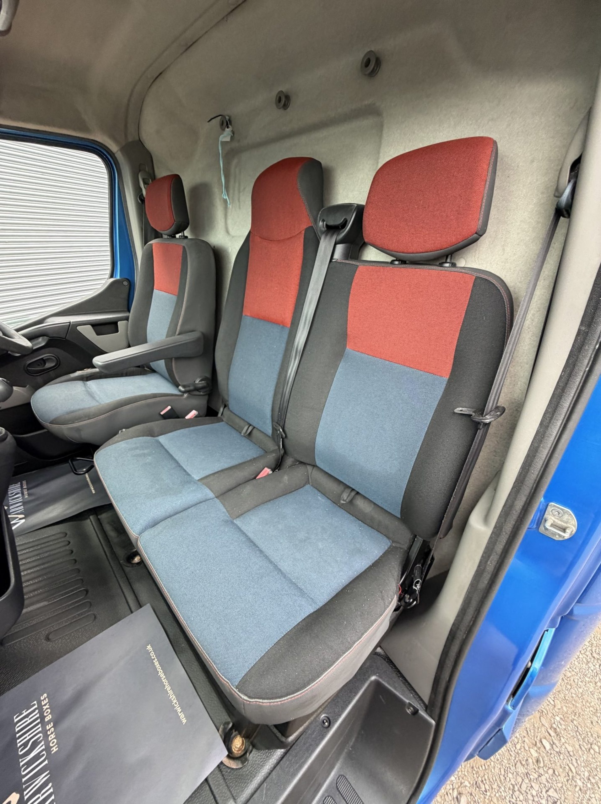 3.5t Renault Master by Cross Country - image 16 of 18
