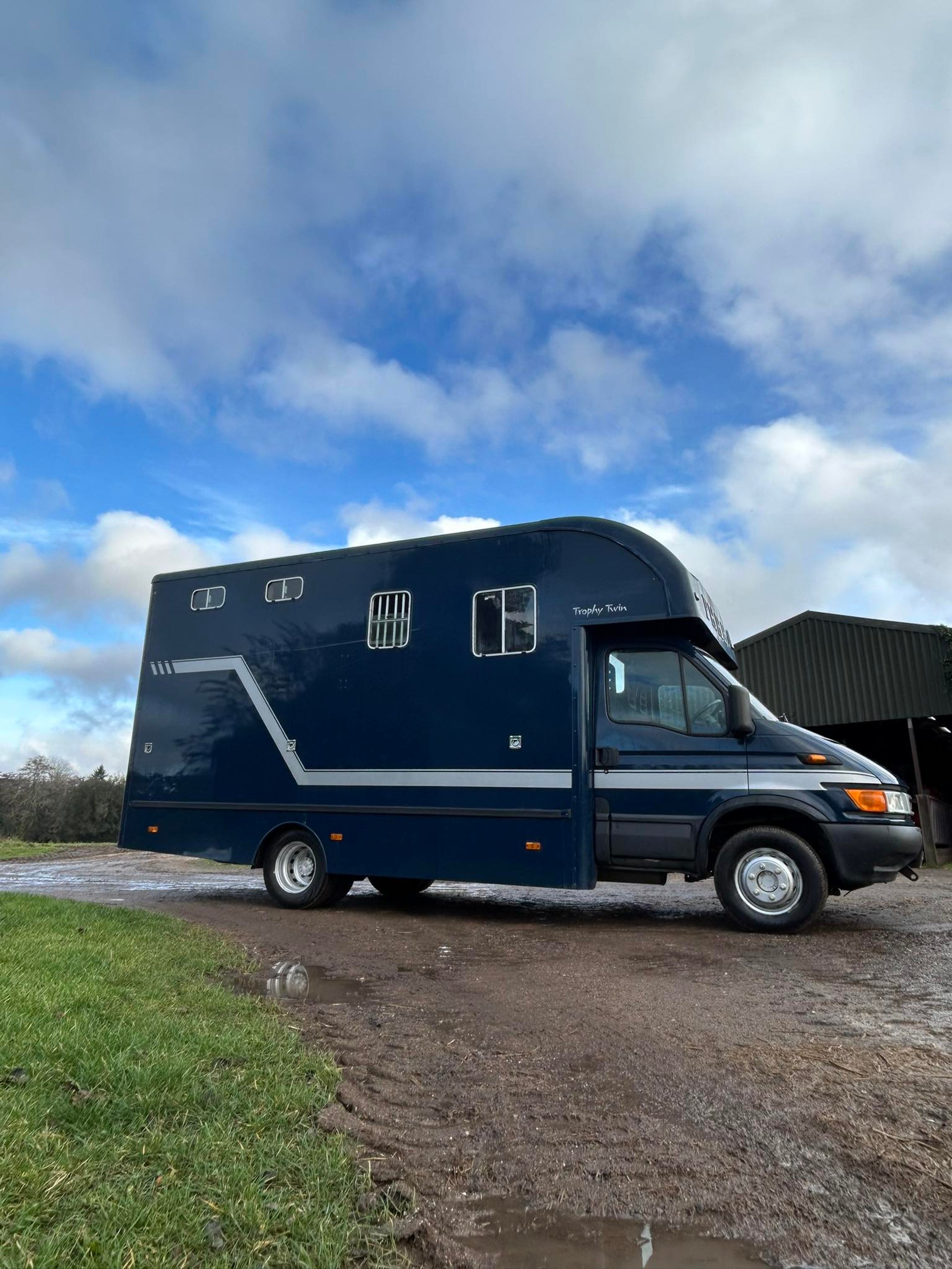 2003 6.5T Iveco Trophy Twin - image 3 of 13