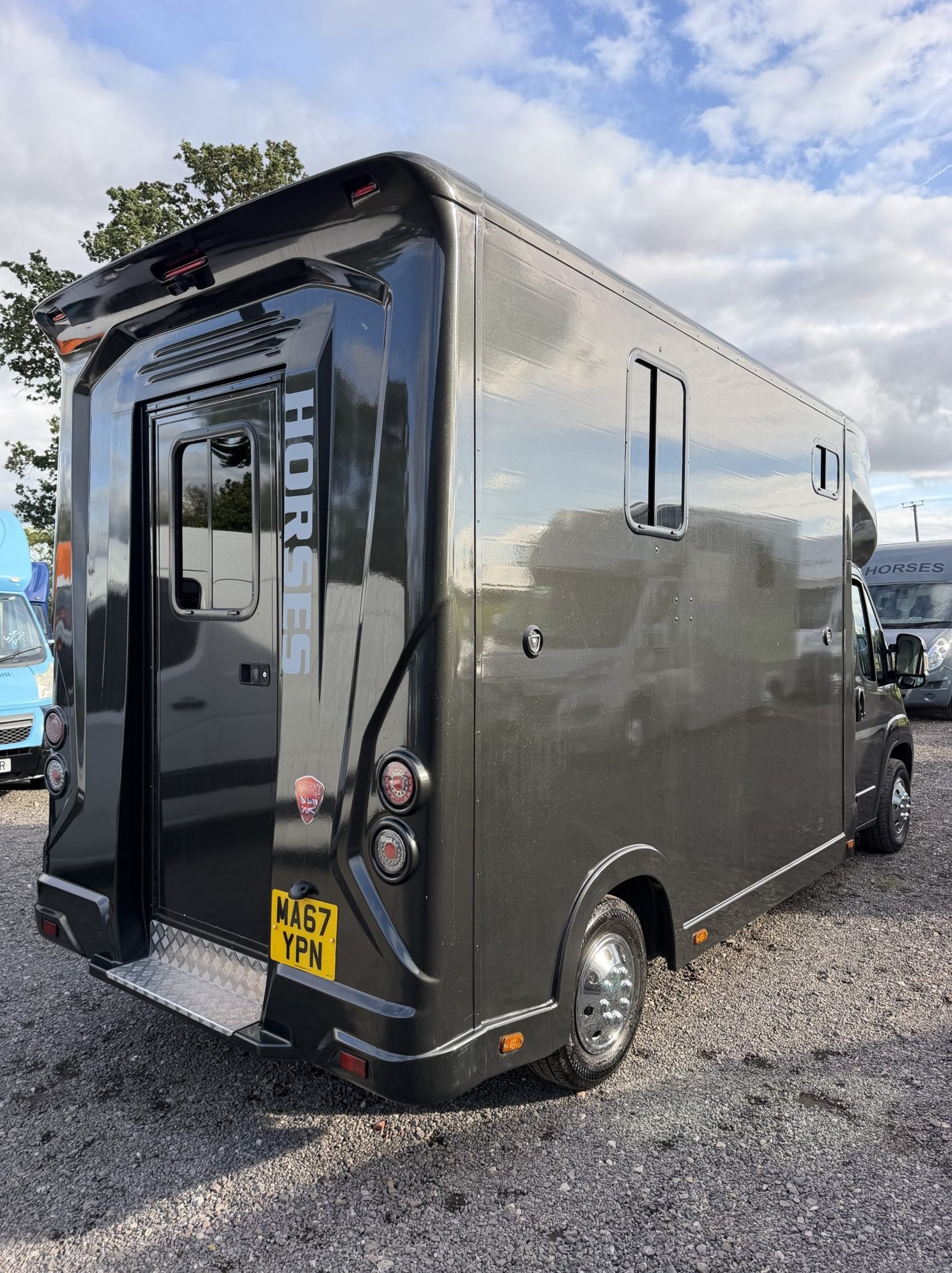 3.5t Peugeot Boxer by Regent - image 4 of 18