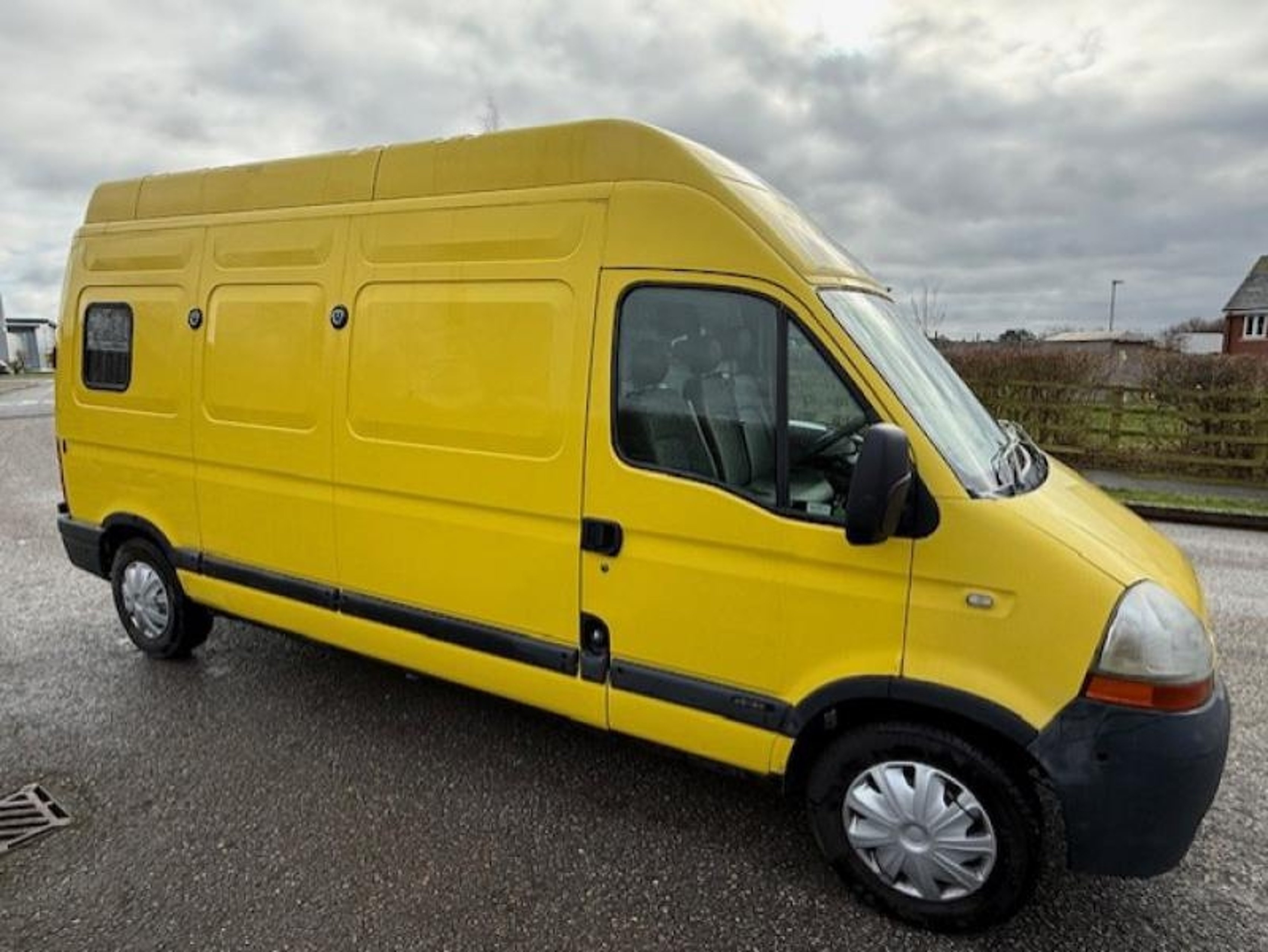 3.5t Renault Master by Can-Van - image 5 of 17