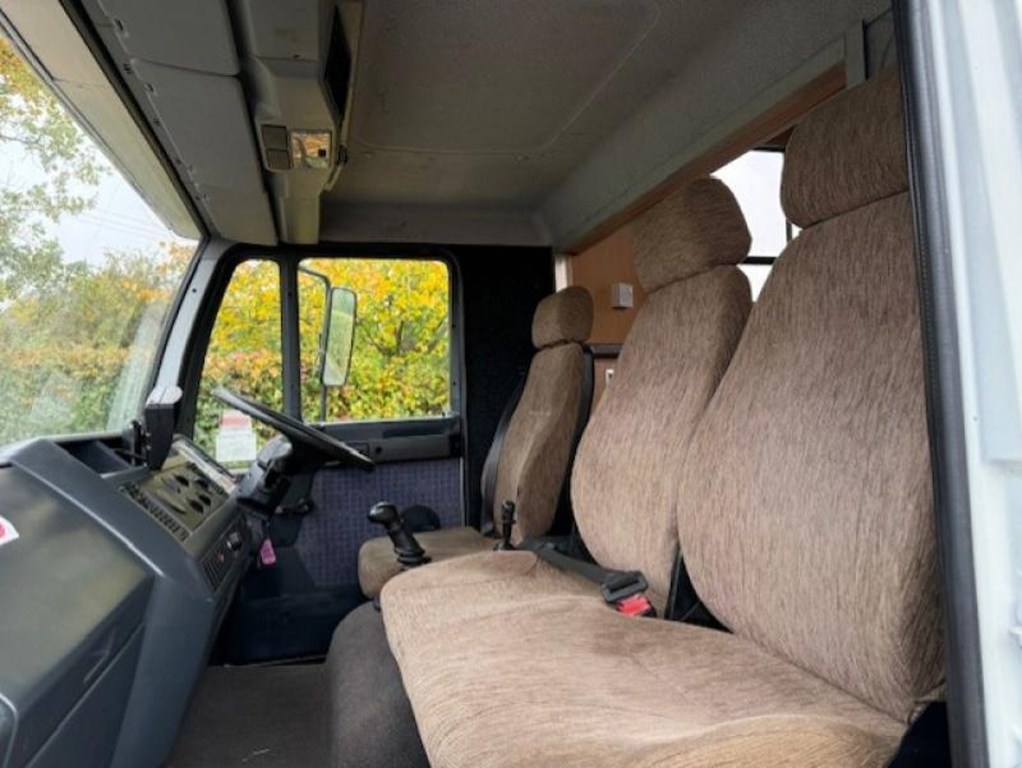 7.5T MAN Coach Built Horsebox - Stalled for 3 - image 2 of 16