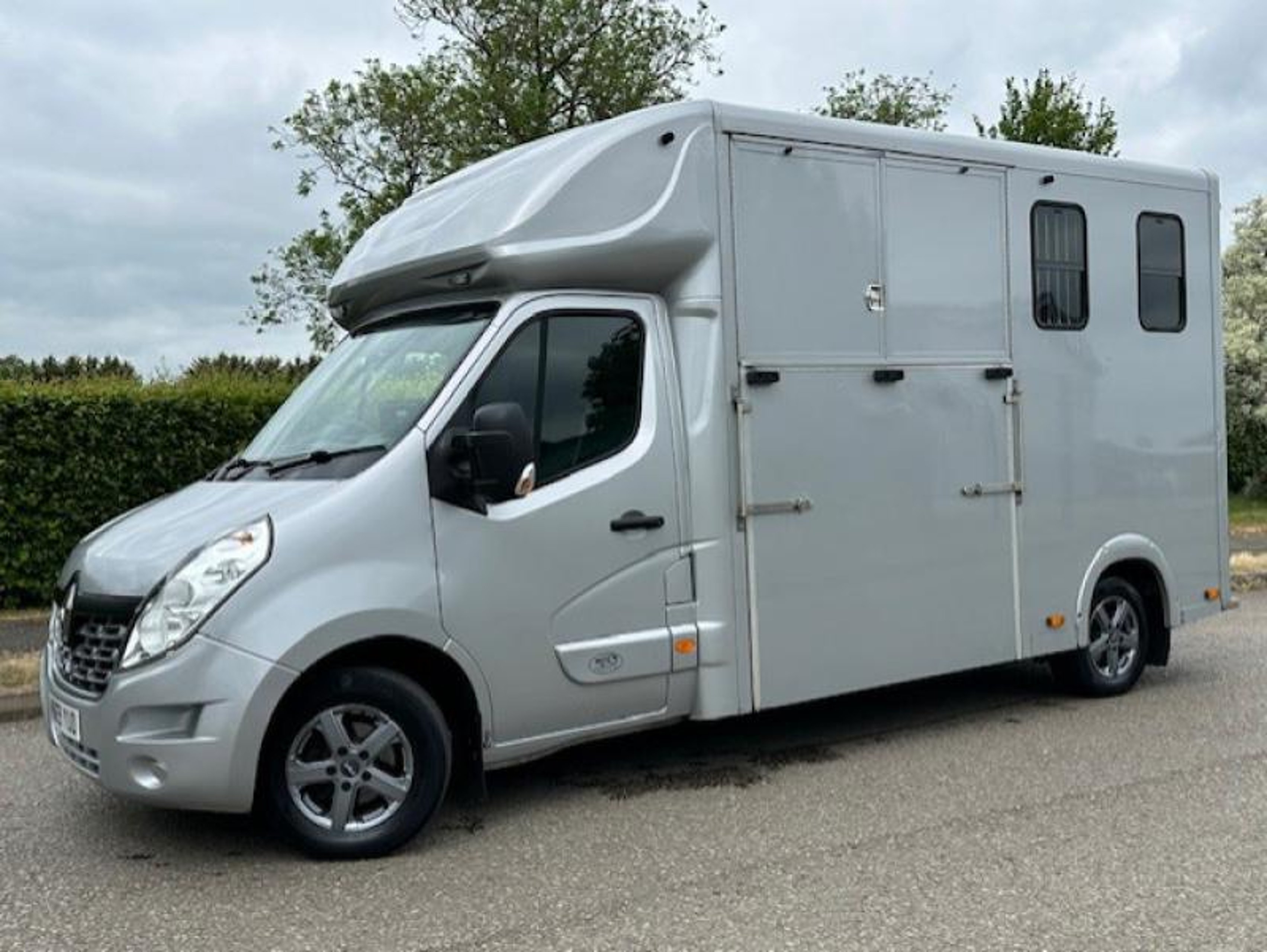2012 Renault Master - 3.5 Tonnes - image 1 of 1