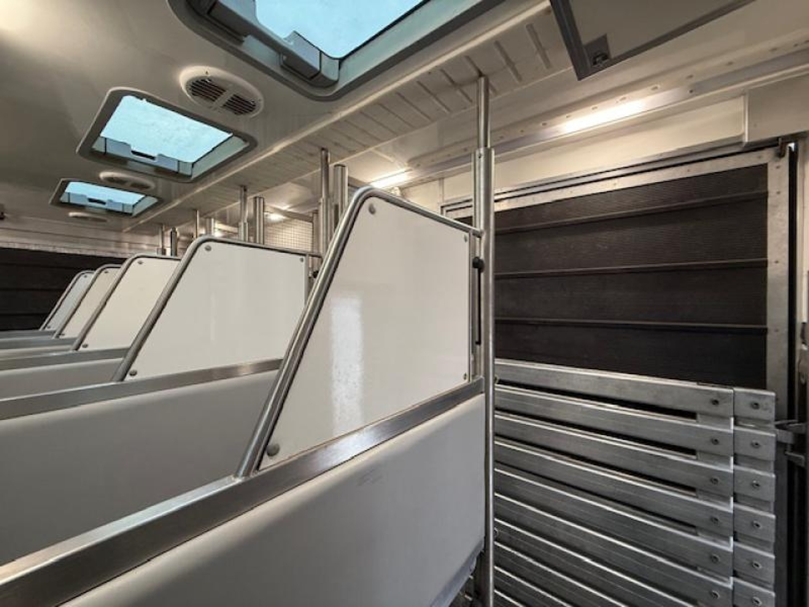 26T Mercedes-Benz Actros by PRB - Stalled for 6 - image 11 of 18