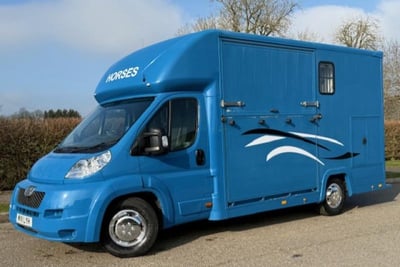 4.5t Peugeot Boxer by Staffordshire Horseboxes