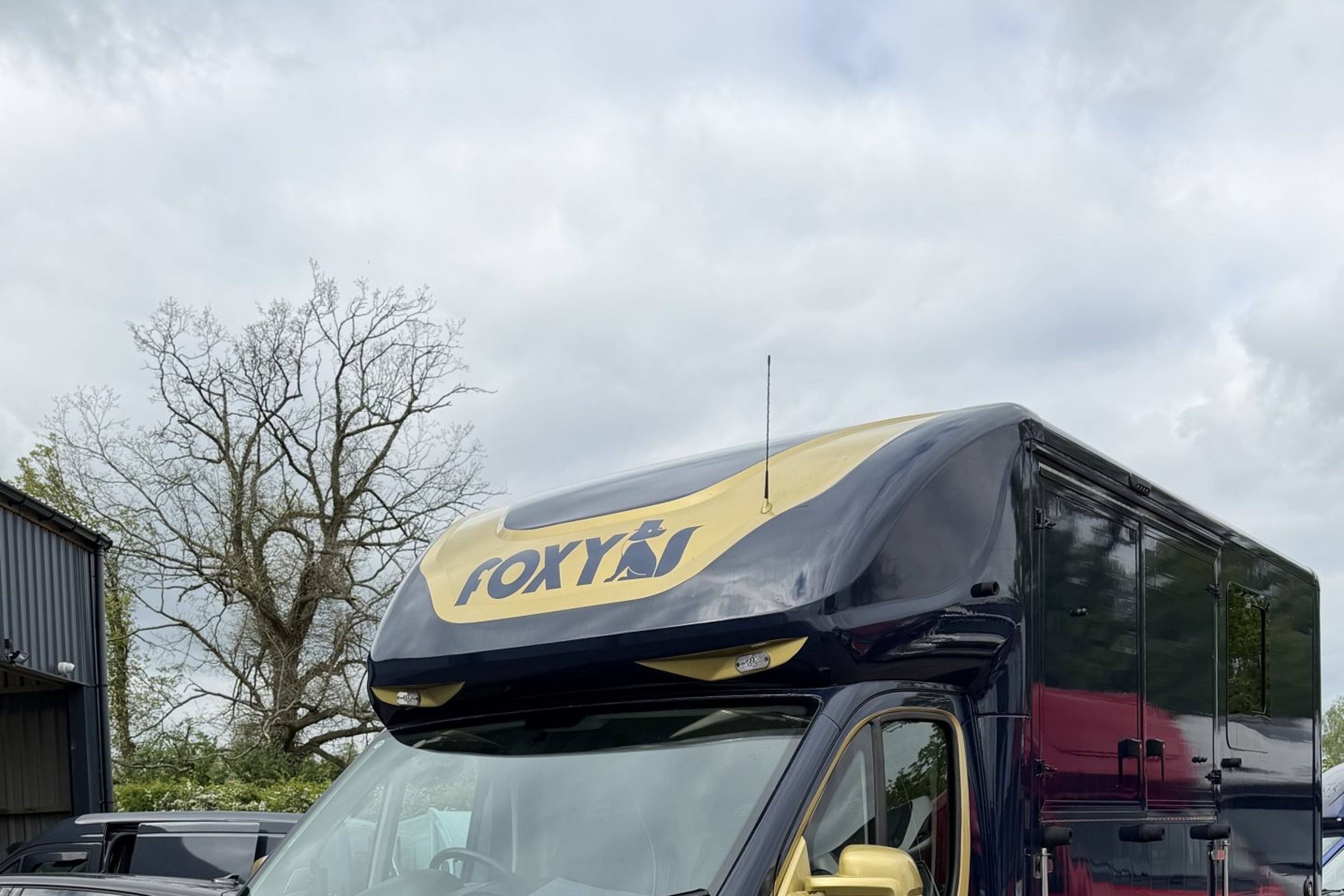 3.5t Peugeot Boxer by Foxy Horseboxes