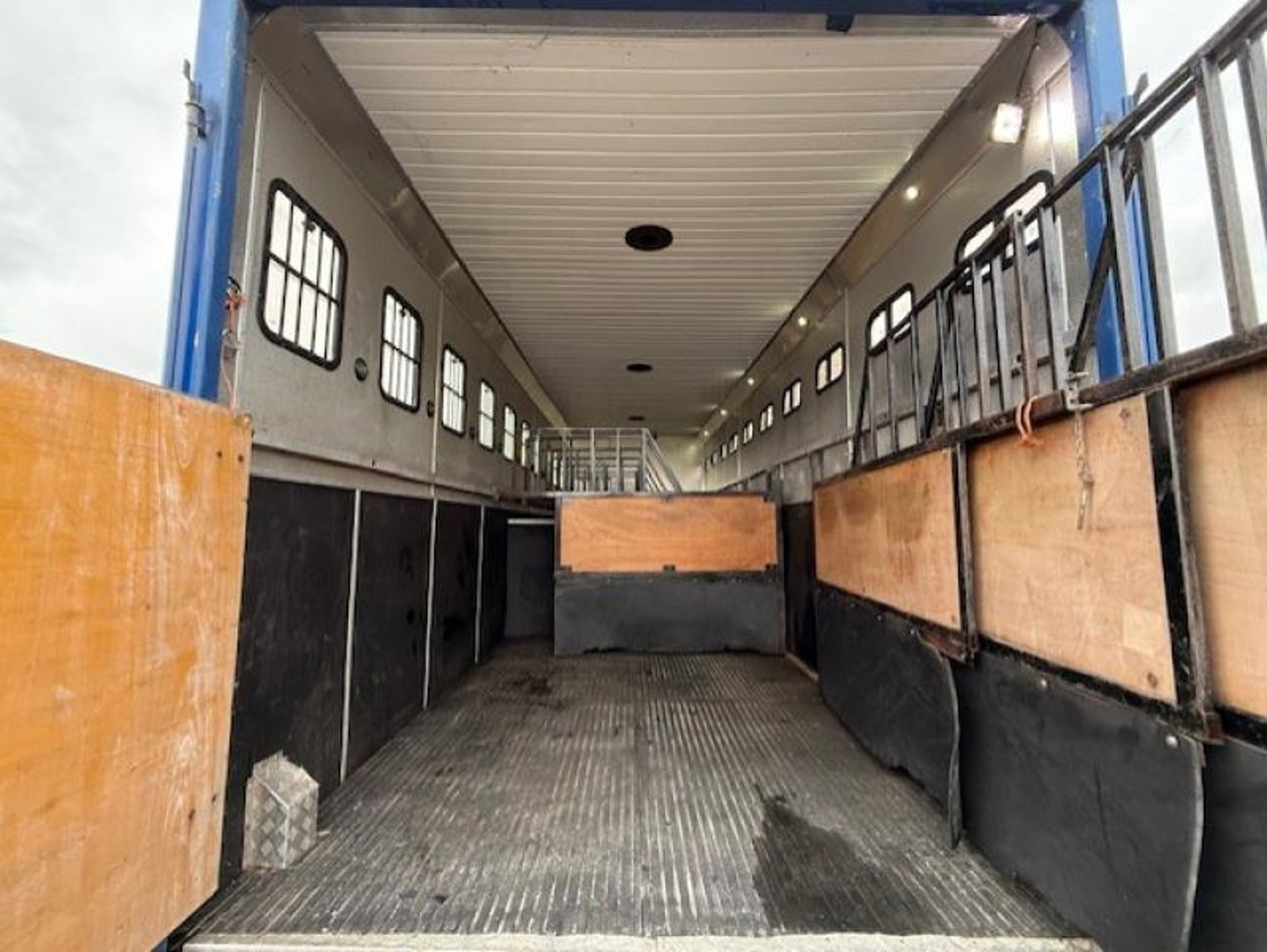 18t Automatic MAN TGL by Hayling Truck Island - image 10 of 14