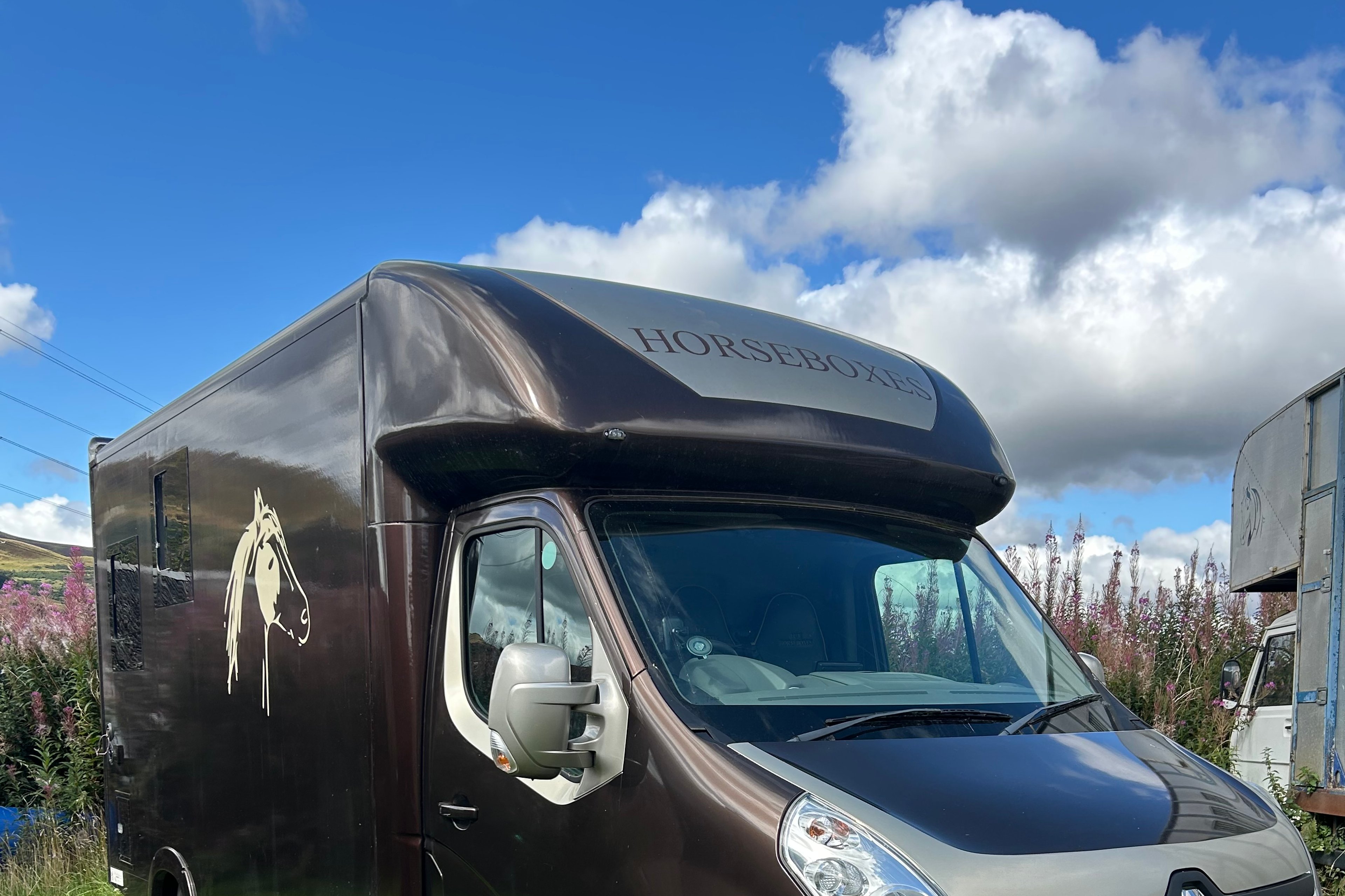 3.9t Renault Master ICE Horsebox