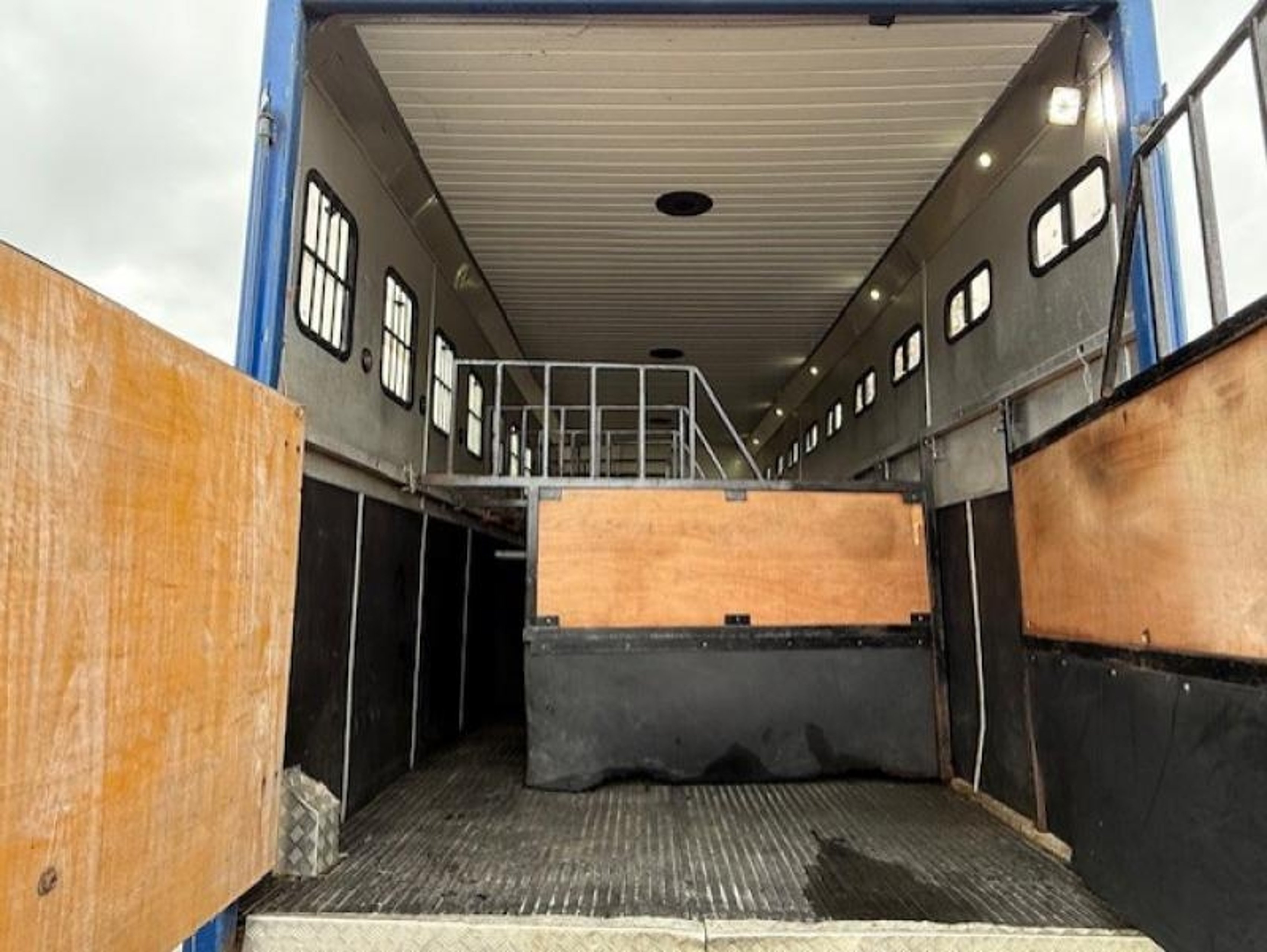 18t Automatic MAN TGL by Hayling Truck Island - image 9 of 14