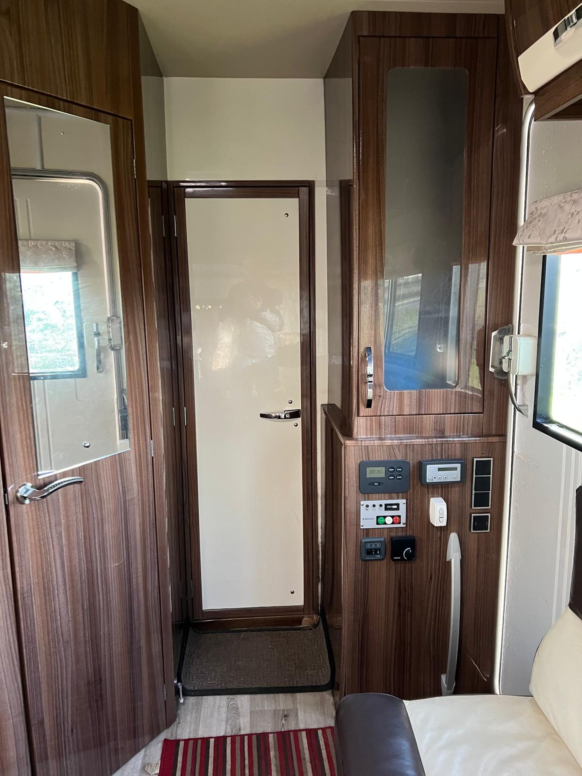 Pre-Owned 7.5T Equi-Trek Endeavour Elite (ref. SH226) - image 11 of 12