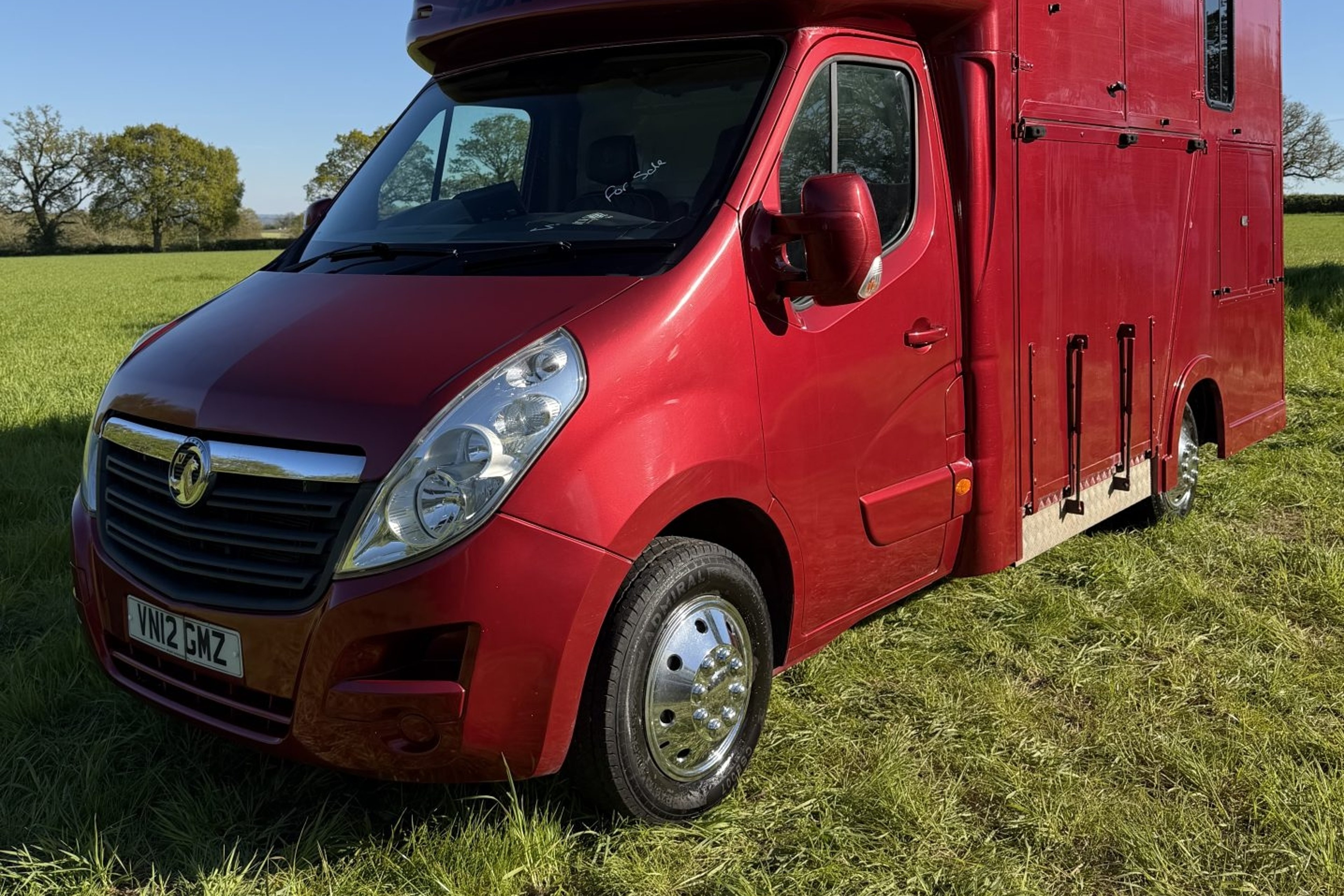 3.5t Renault Master by Regent