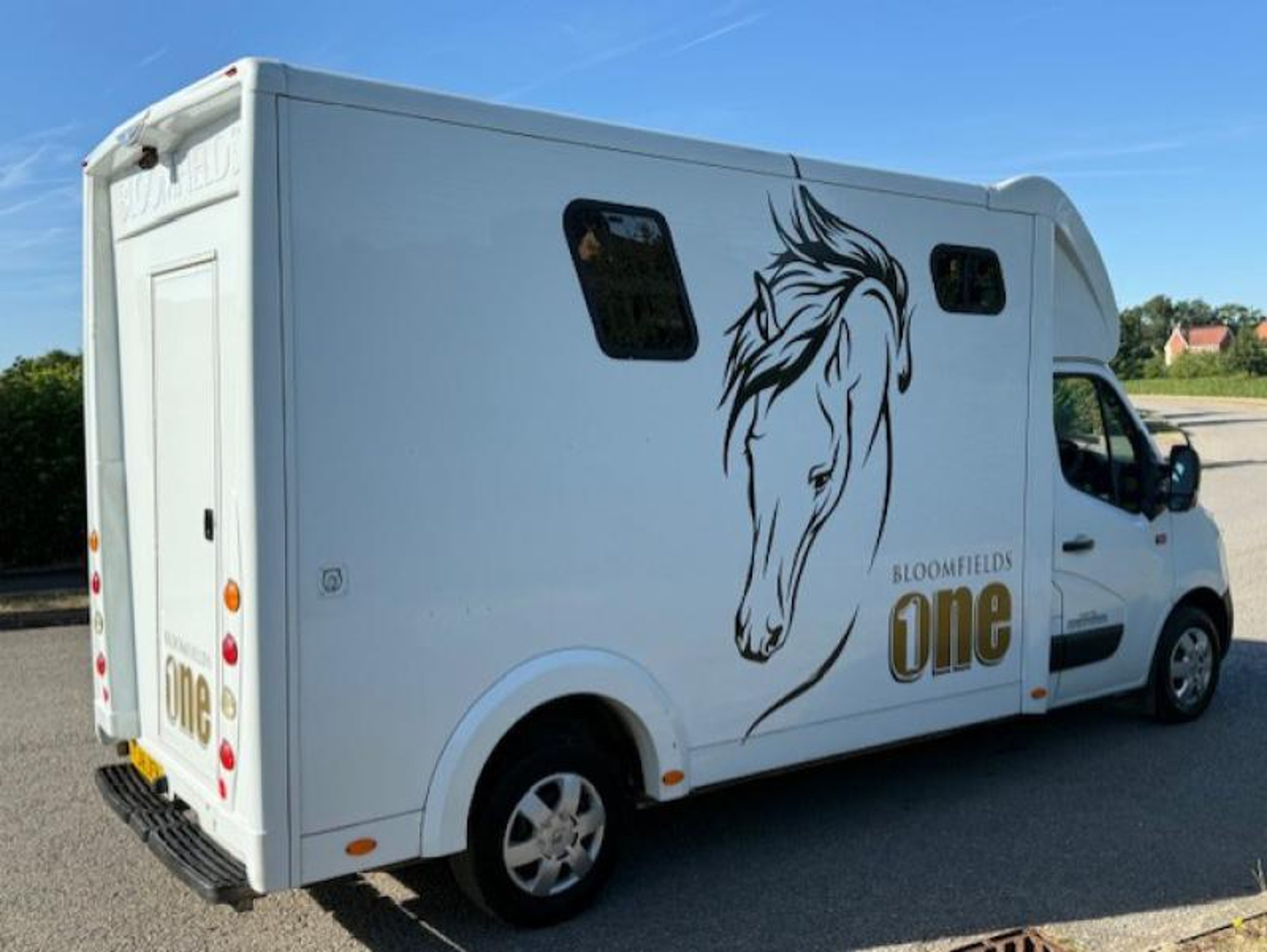 3.5T Bloomfields One - Renault Master - image 3 of 10