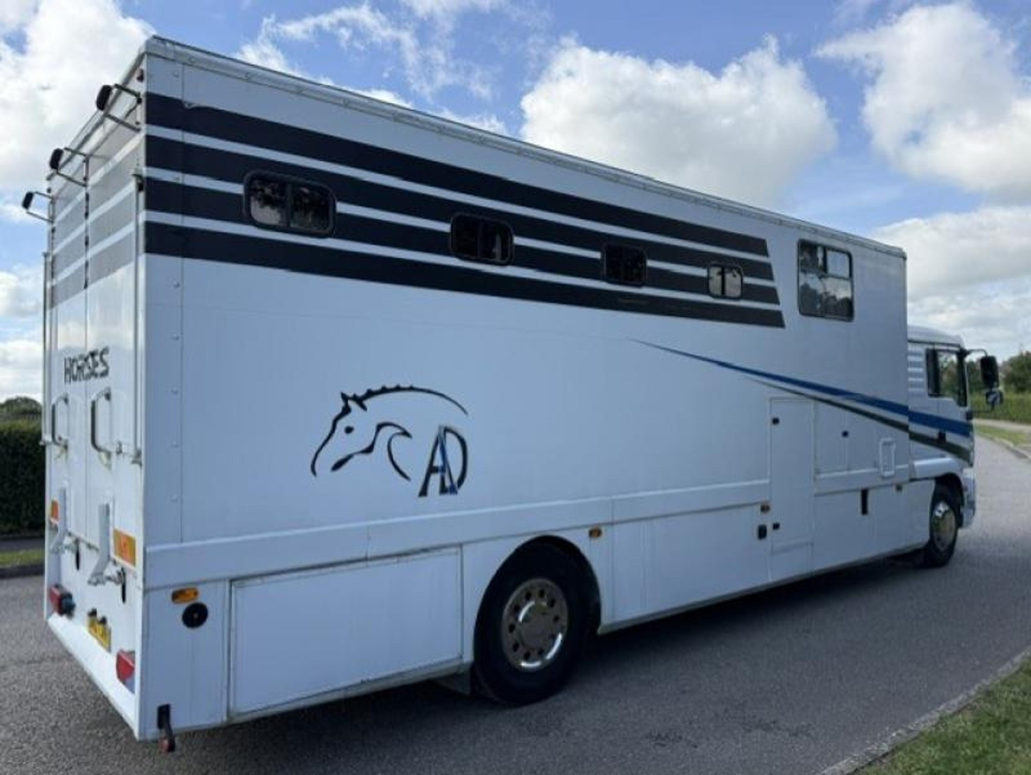 18t MAN TGM Horse Lorry - image 6 of 18