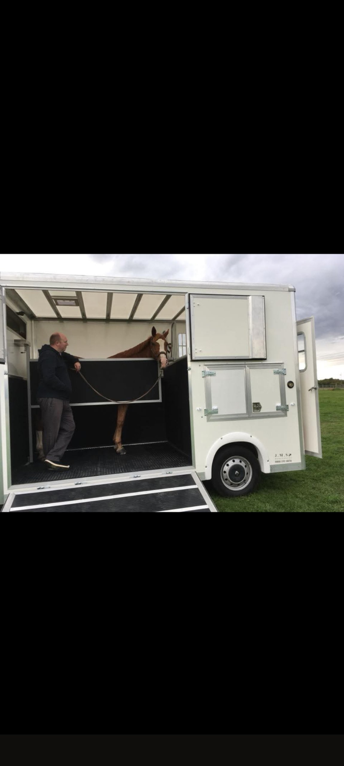 Excellent 3.5t Horsebox by JMS - Light and Airy - image 1 of 1