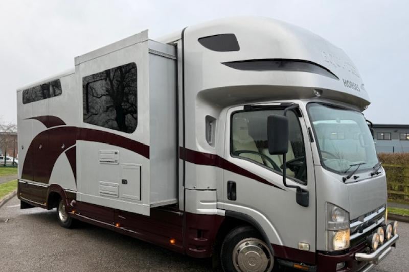 7.5T Equi-Trek Endeavour Elite - Isuzu N75.190