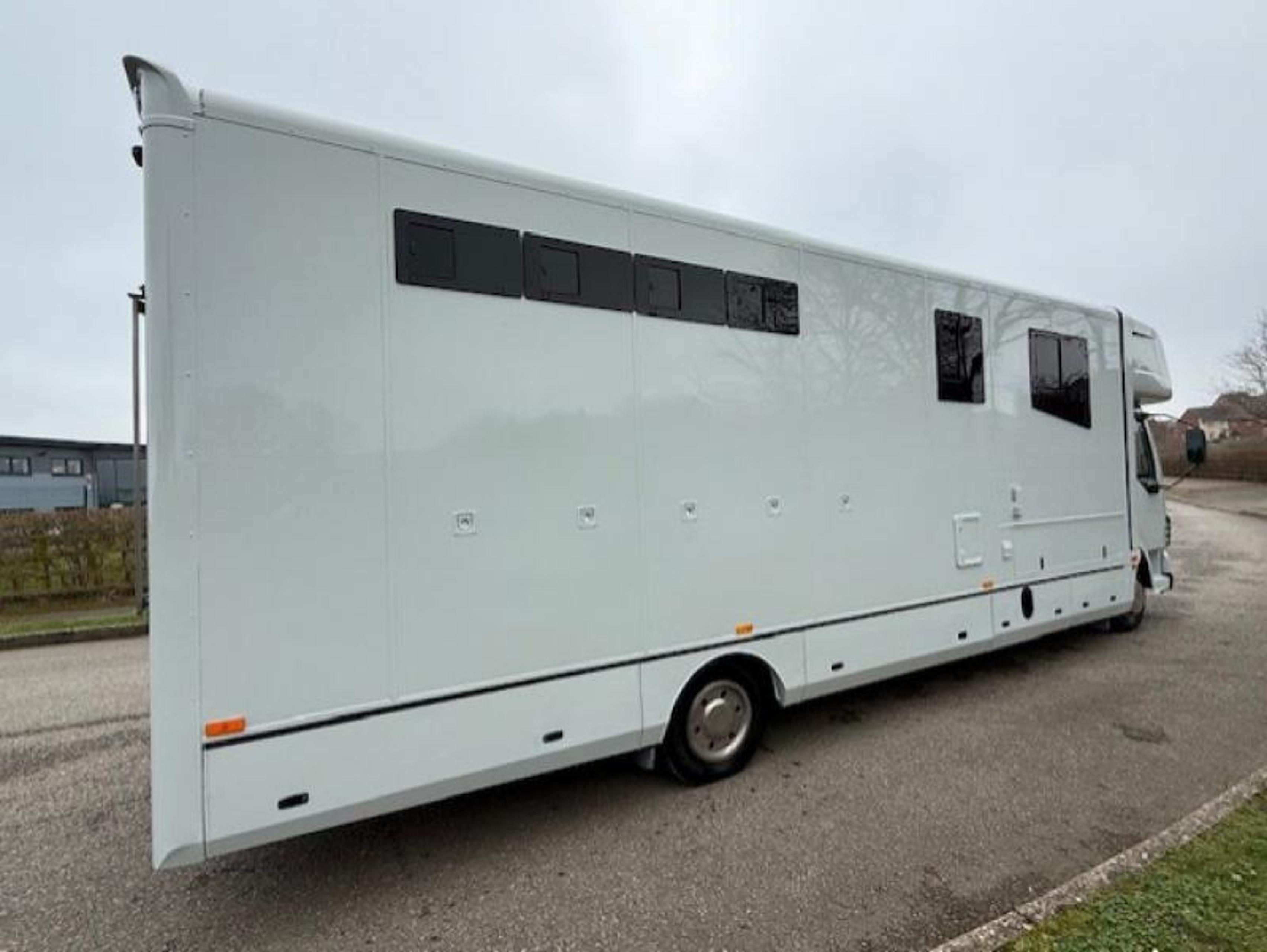 12t DAF Lf 180 by Tristar Horseboxes - image 5 of 18