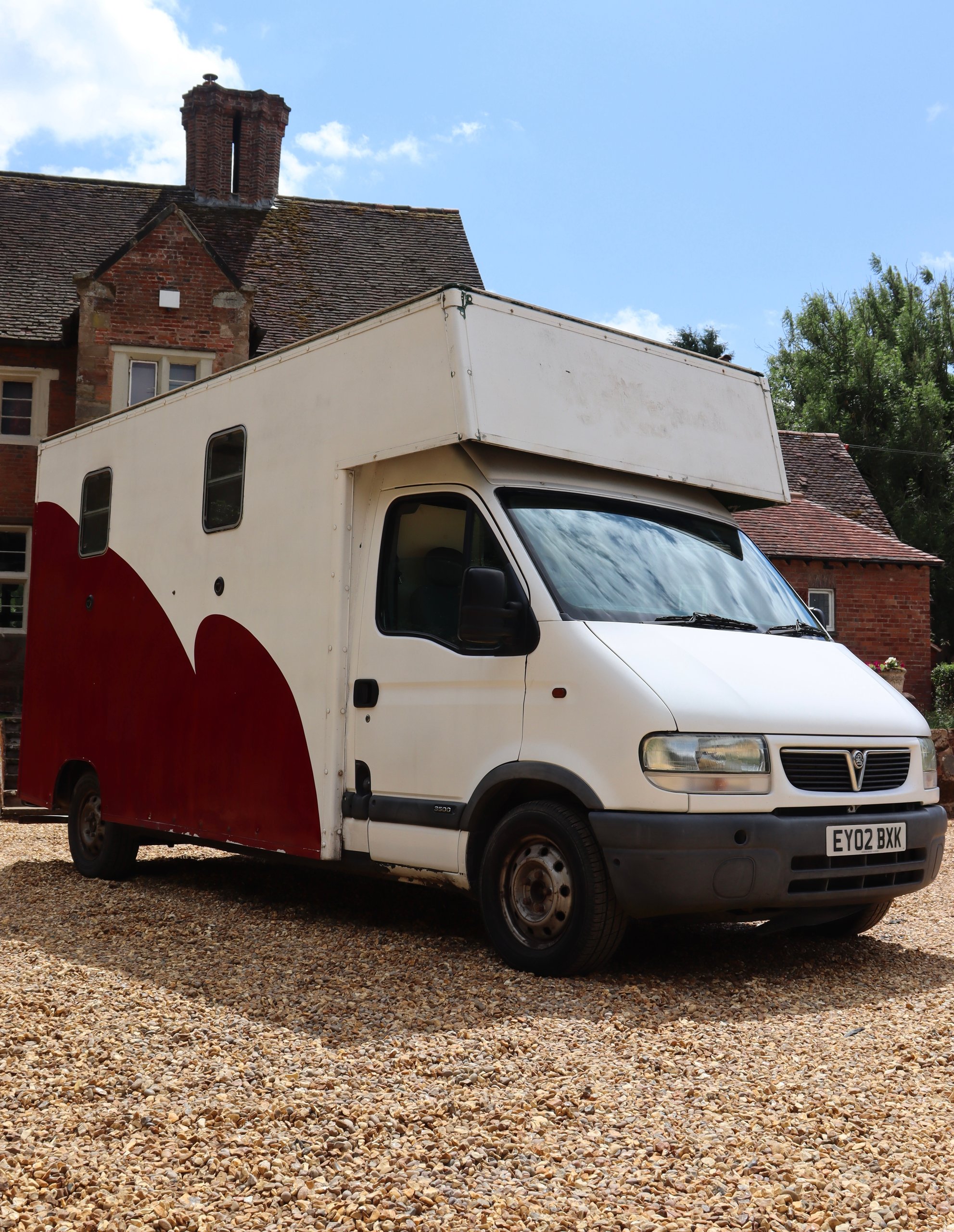 Vauxhall Movano 2.2l Coachbuilt 3.5T Long Stall - image 1 of 12