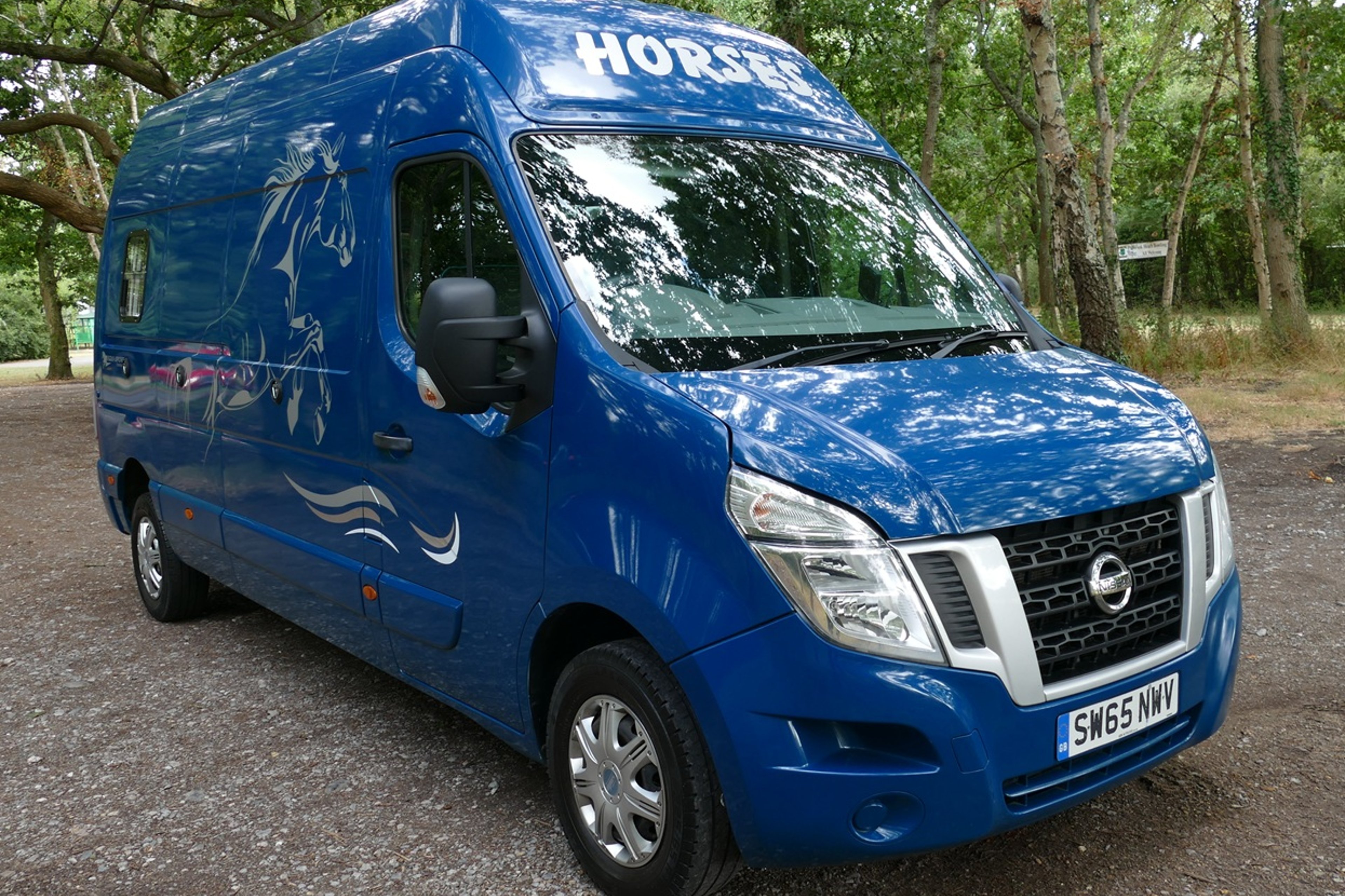 3.5t Equisport Horsebox | 2016 Nissan NV400
