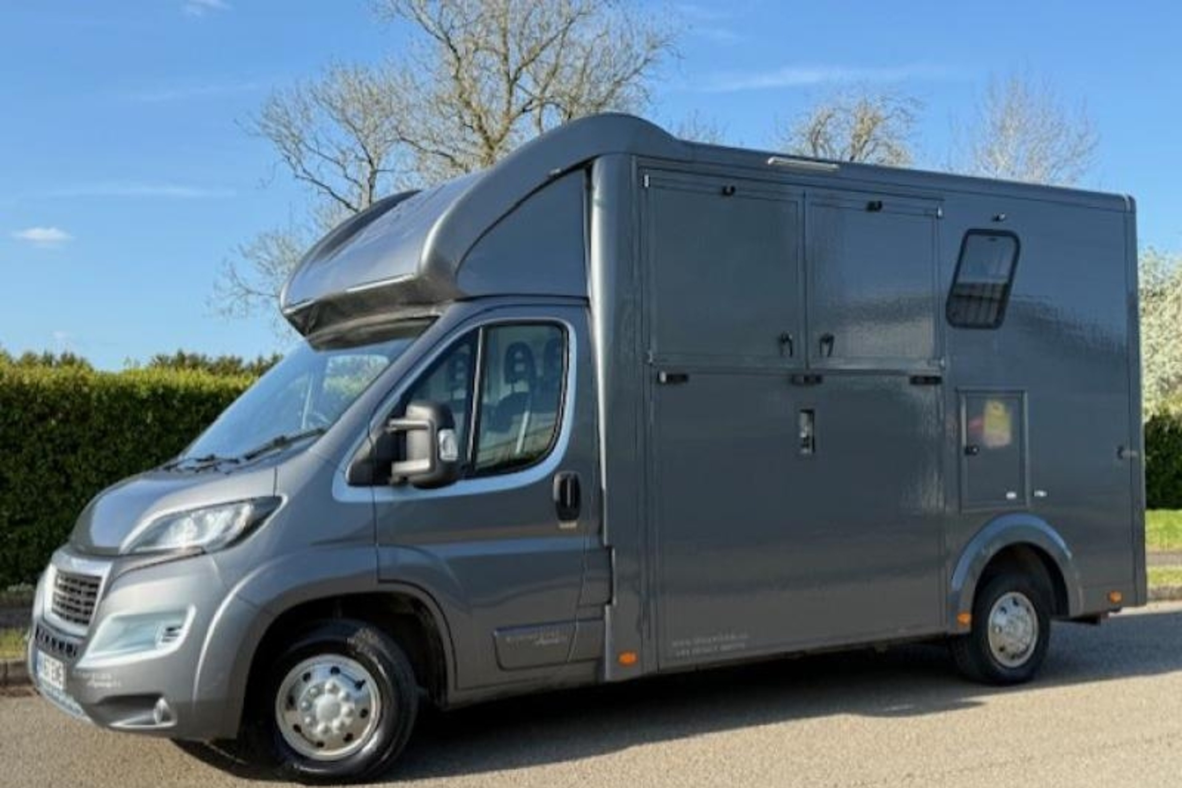 3.5t Peugeot Boxer by Bloomfields
