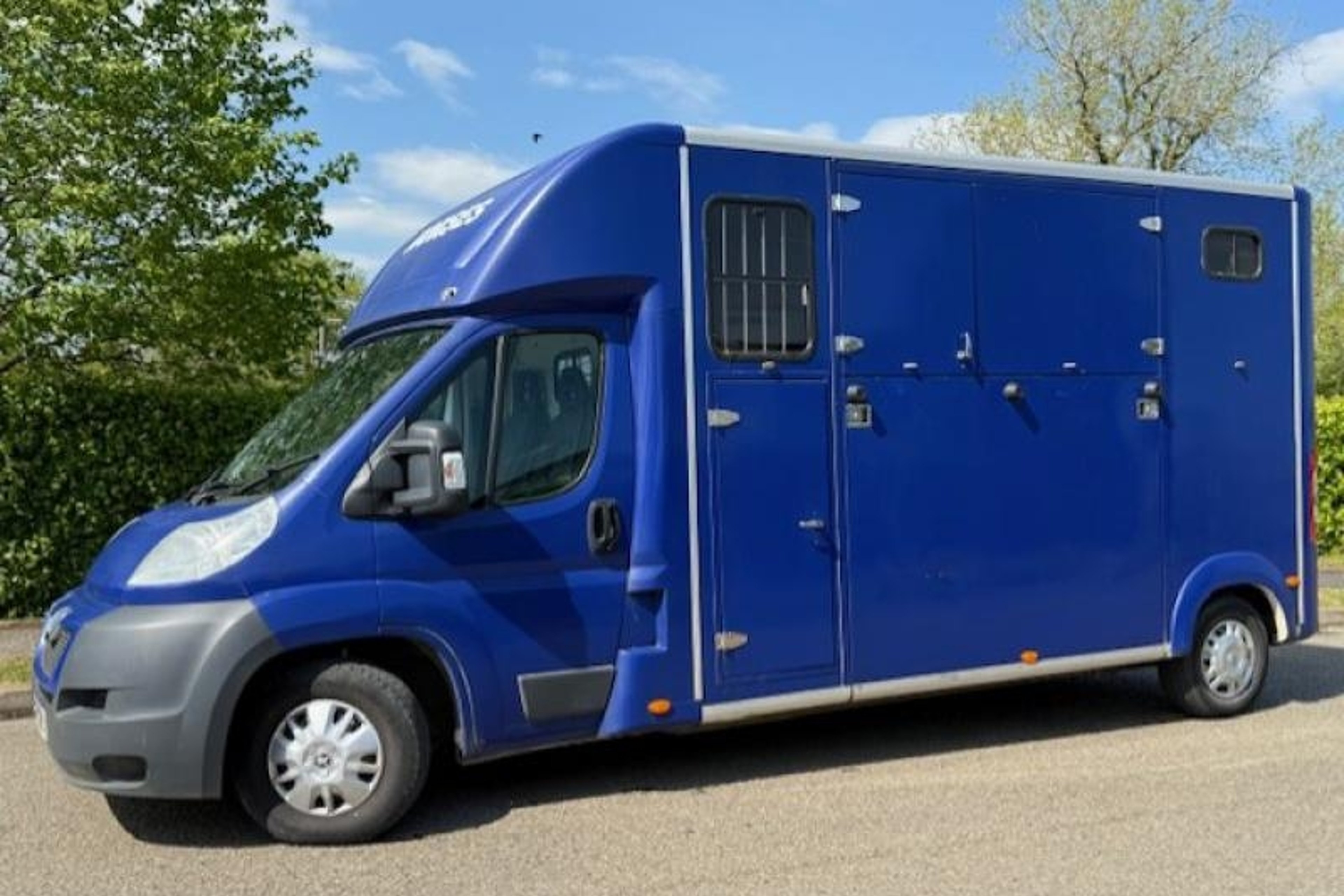 3.5t Peugeot Boxer by Mainline